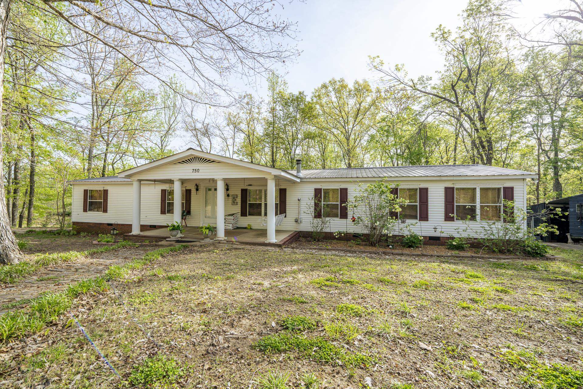 750 Taylor Rd — photo