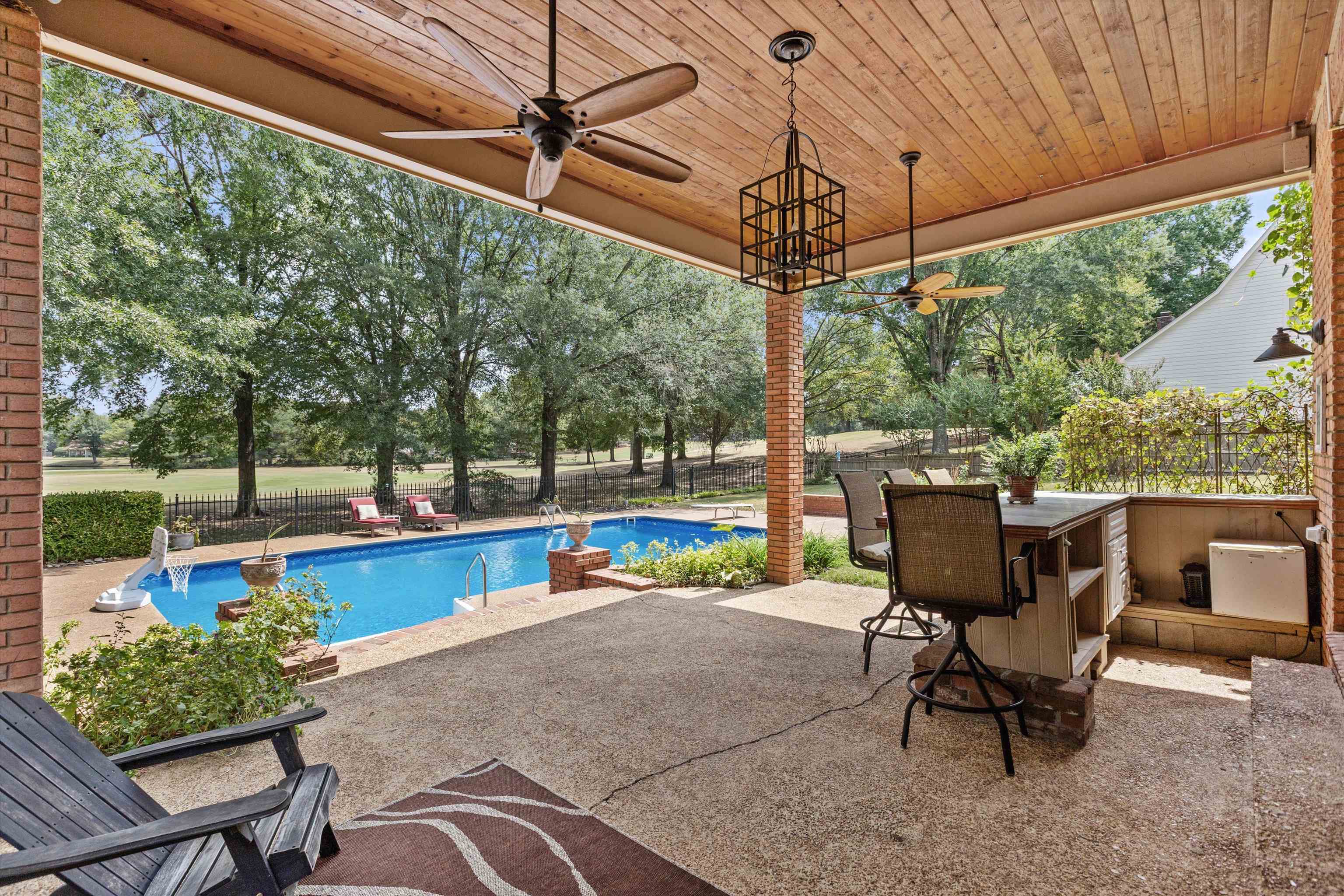 2800 E Levee Oaks Dr — photo