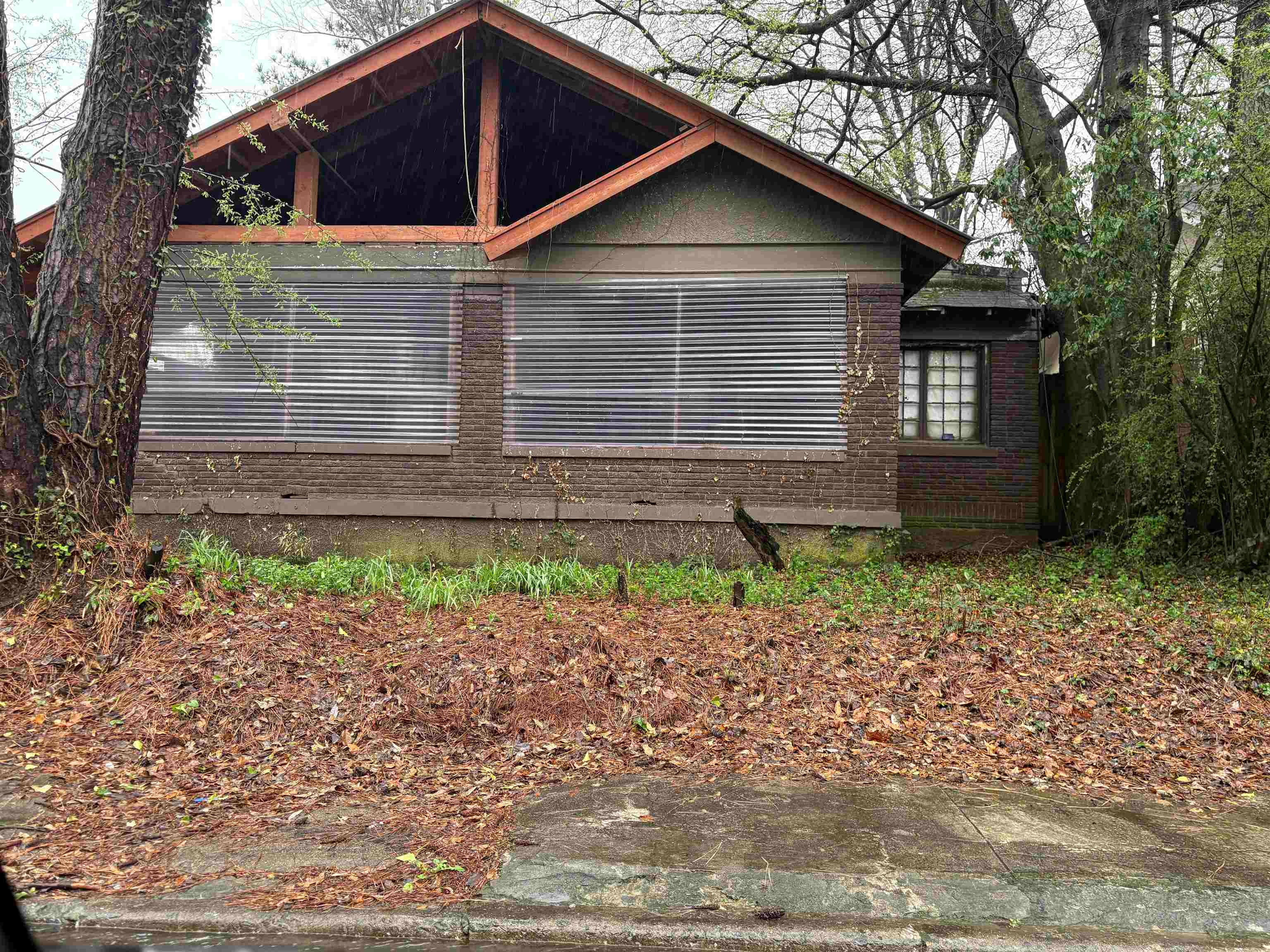 1637 Linden Ave — photo