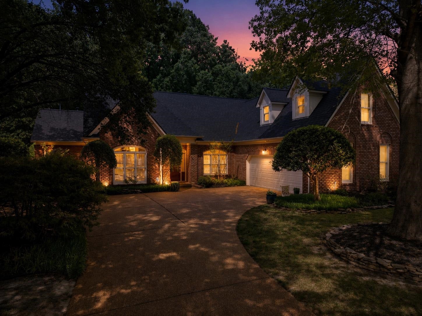 2142 Lake Page Dr — photo