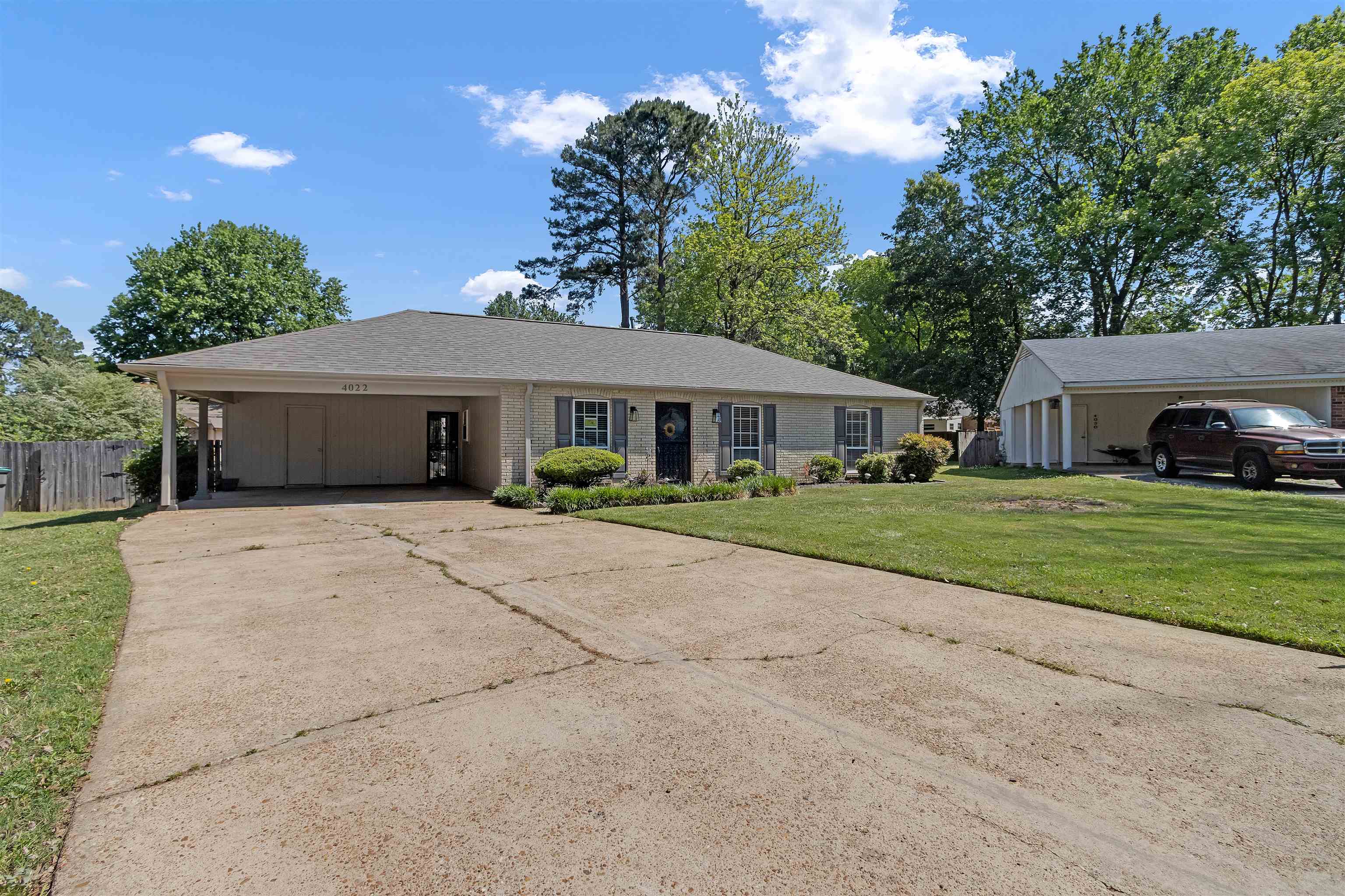 4022 Chinaberry CV — photo
