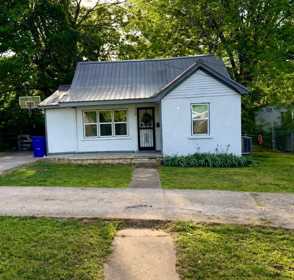 415 Patterson Rd — photo