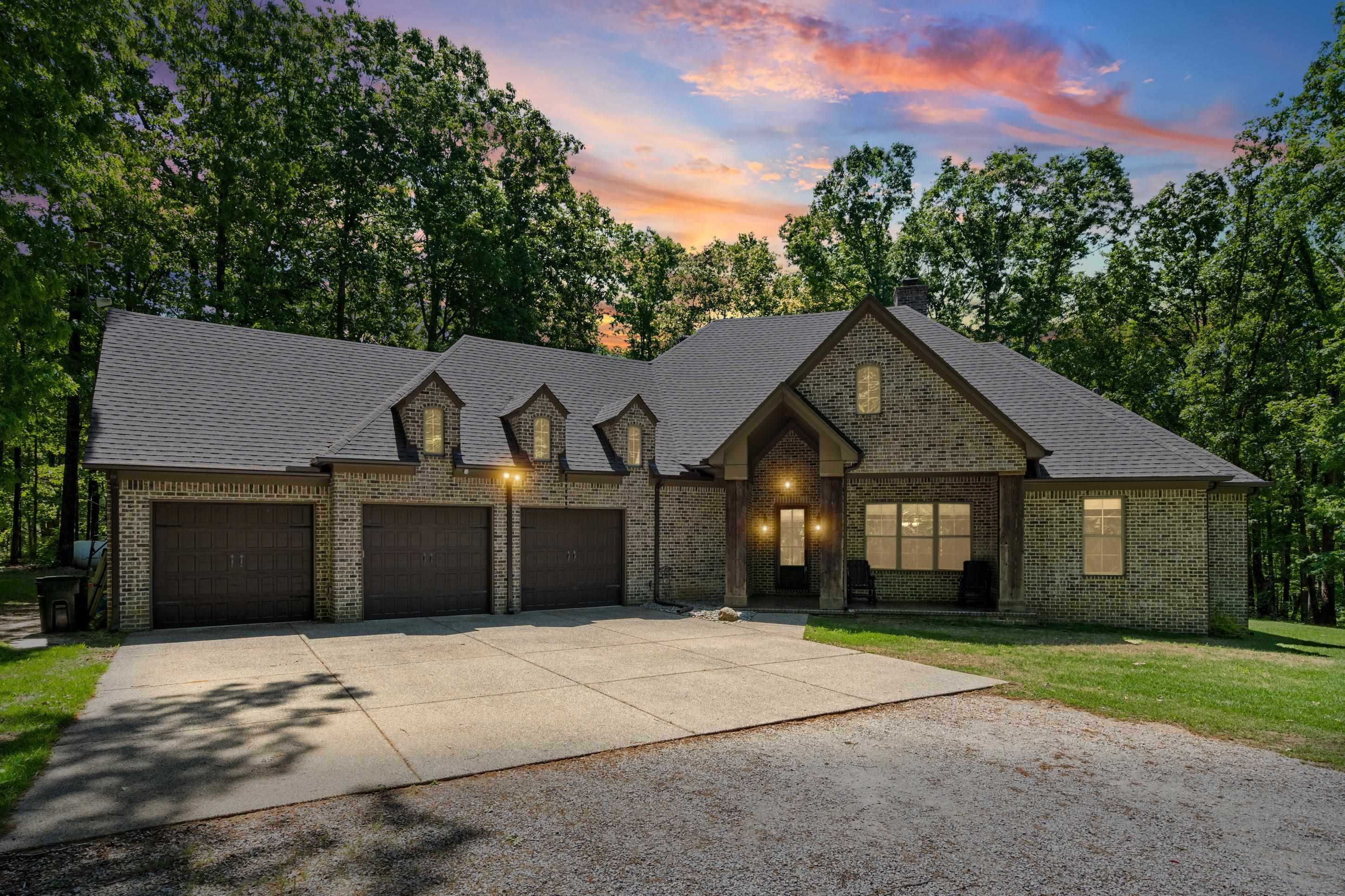760 Sugar Hill Dr — photo