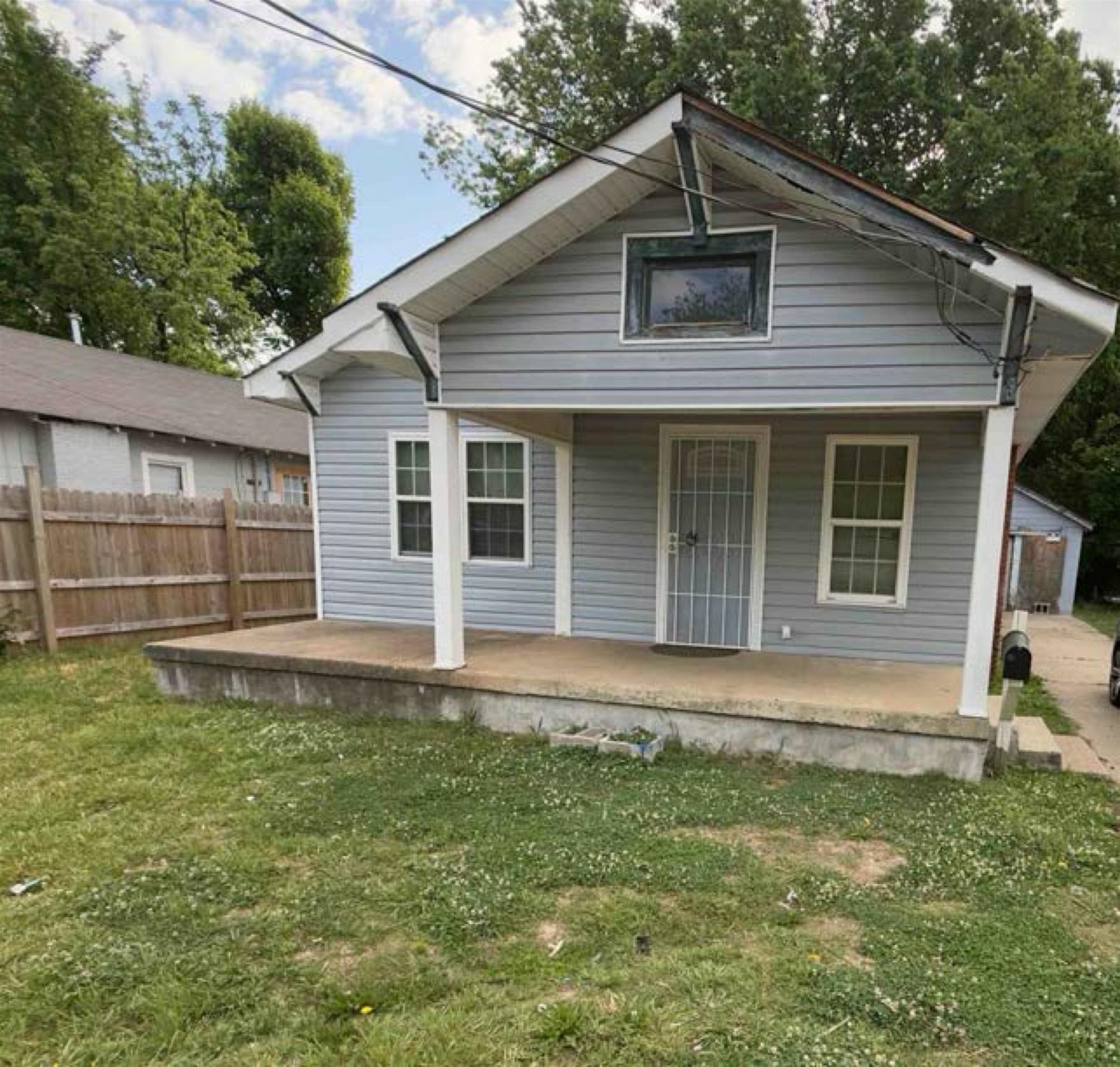 1108 N Holmes St N — photo