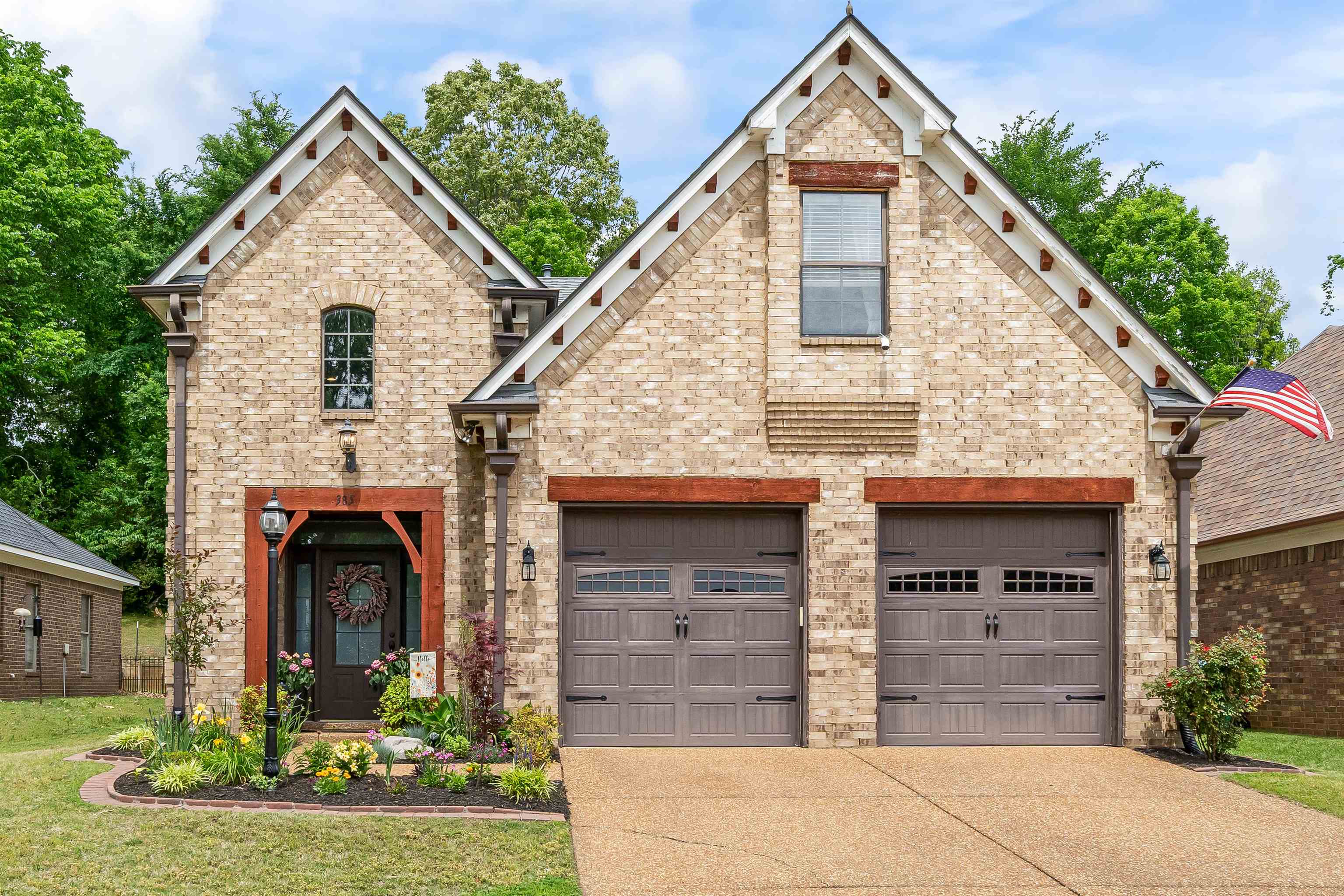 385 Garden Springs Dr — photo