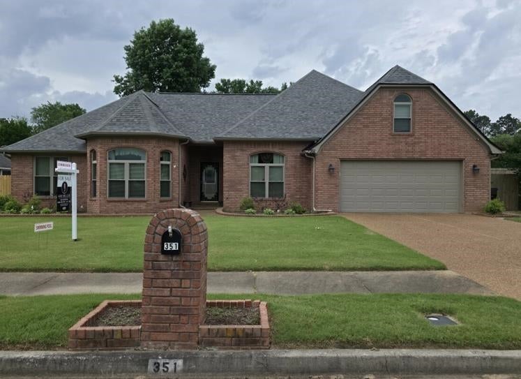 351 Wolf Lair CV — photo
