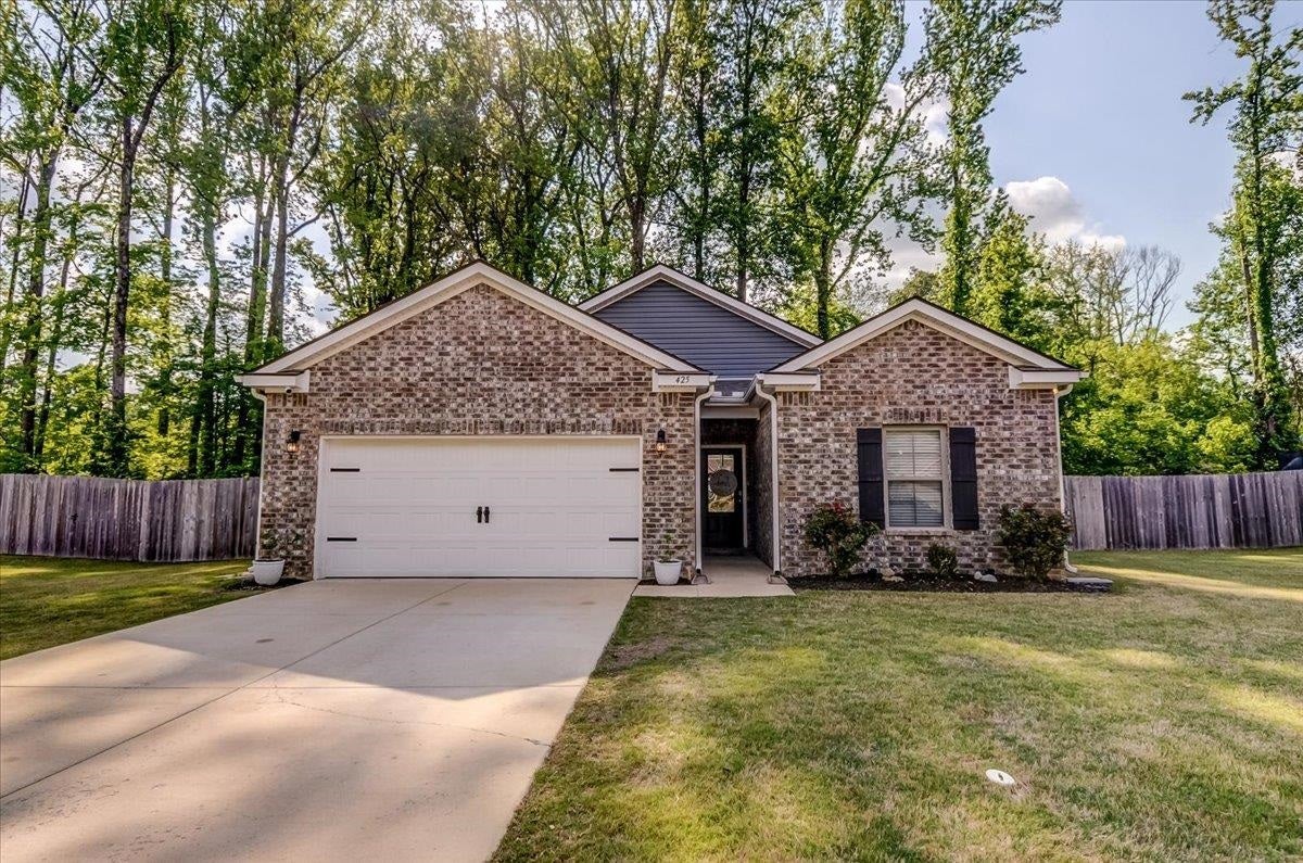 425 Colonial Heights Dr — photo