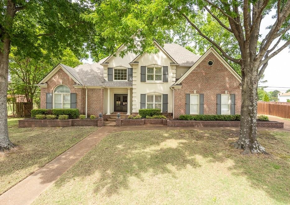 671 Antebellum CV — photo