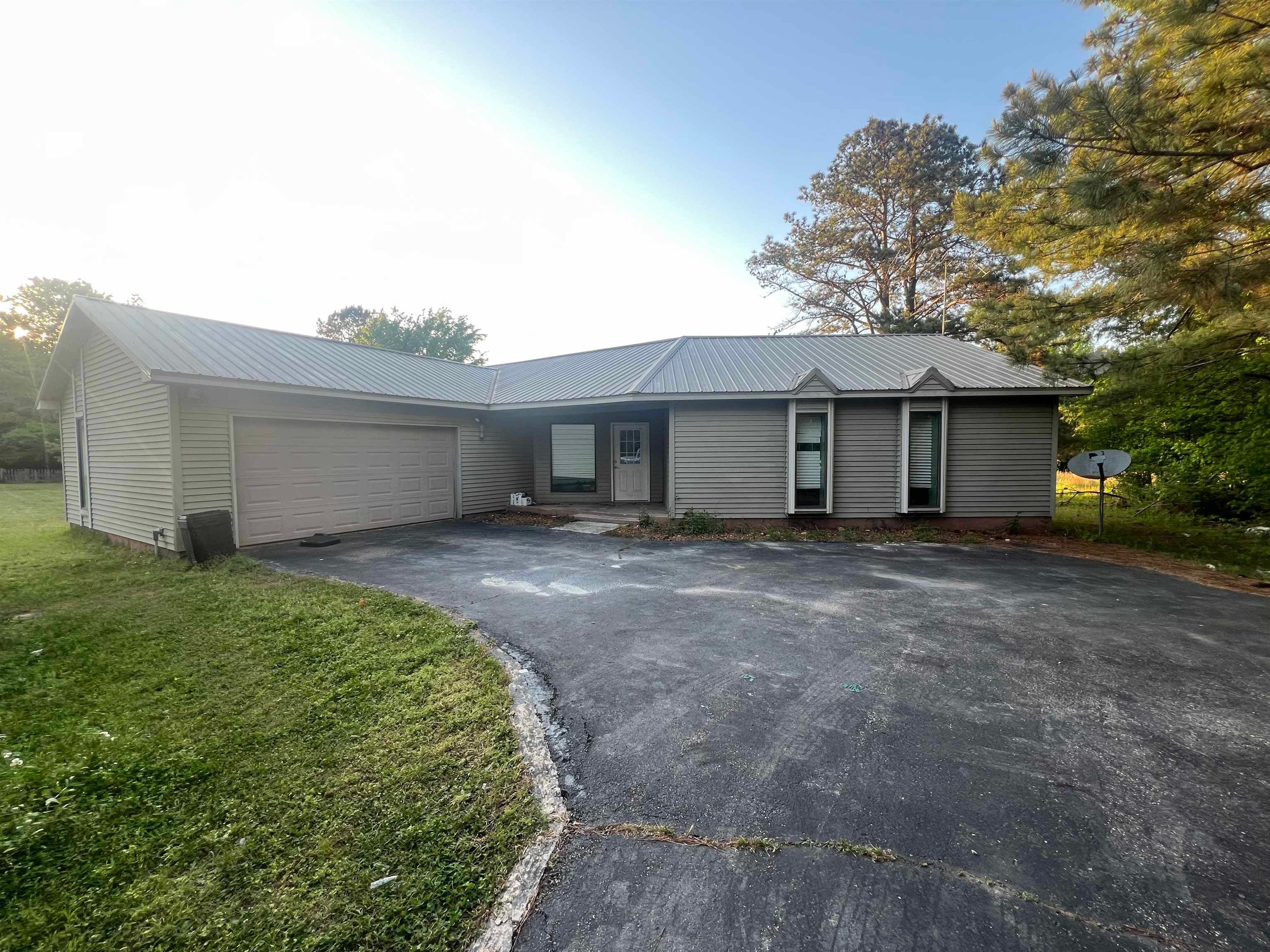 575 Golf Dr — photo