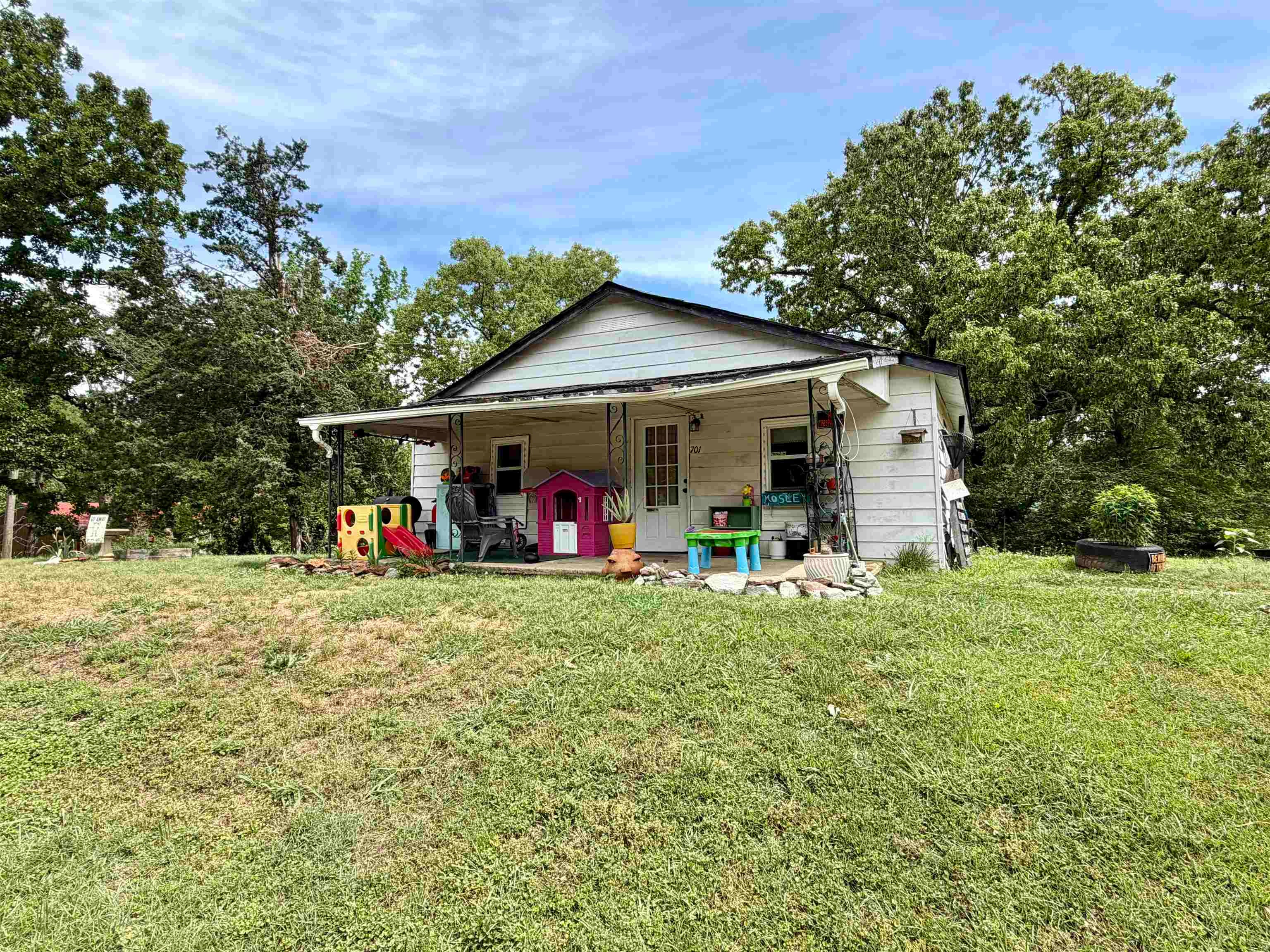 701 Circle Hill Dr — photo