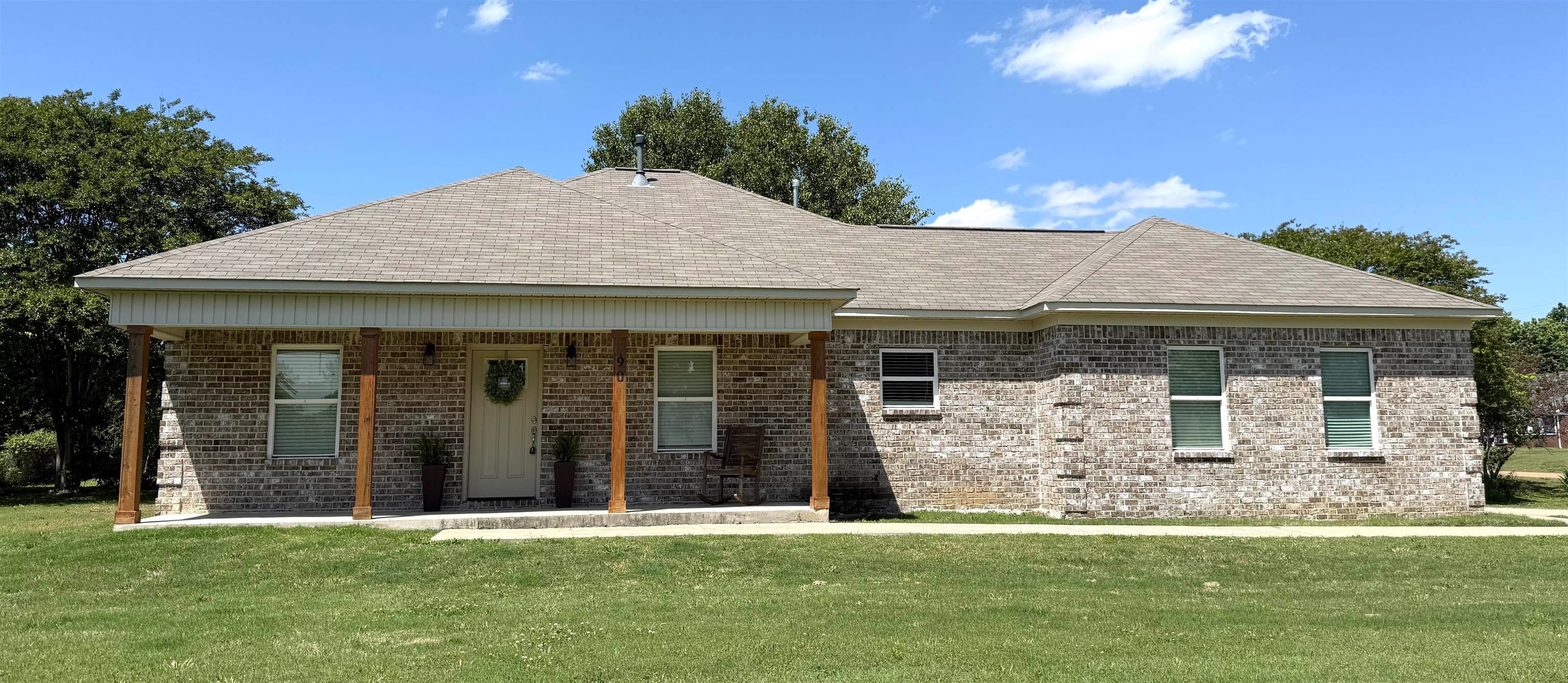 90 Squires Grove Dr — photo