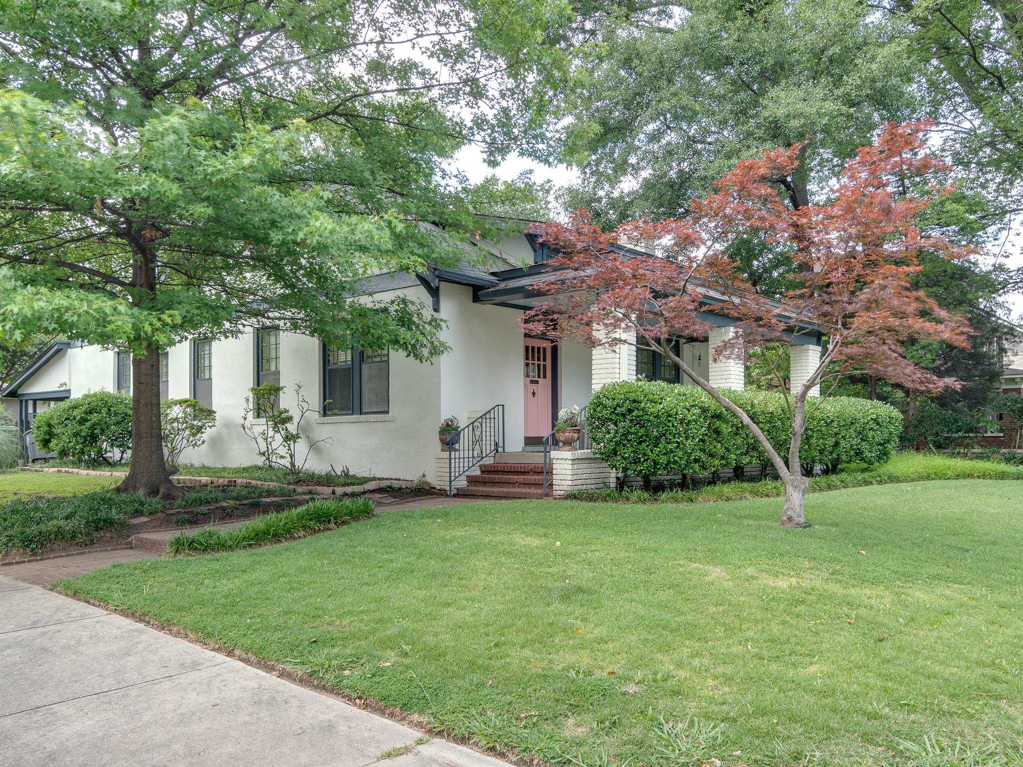 573 S McLean Blvd — photo