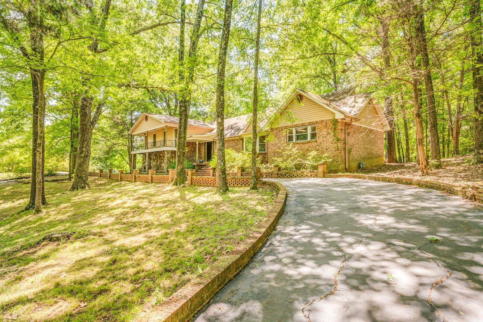 8651 Baylor Rd — photo