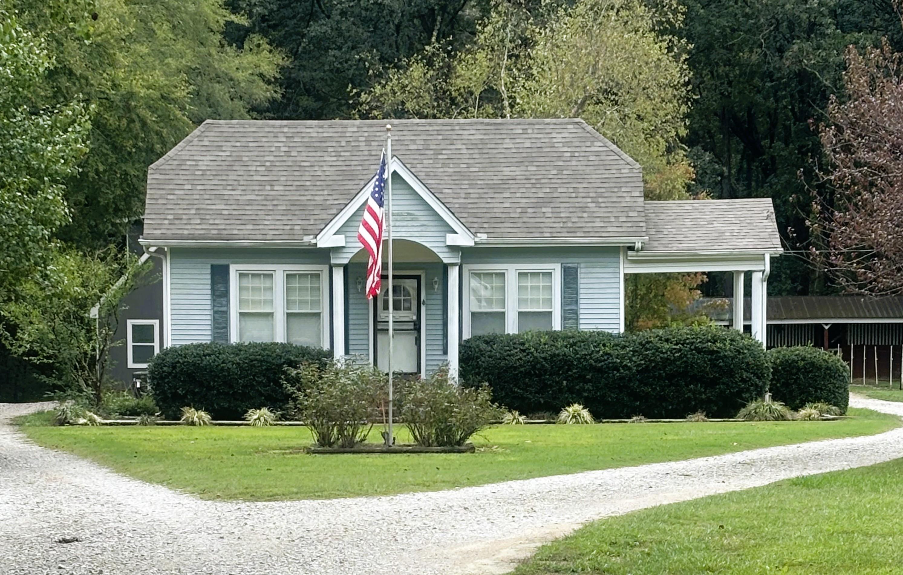 1660 Railroad Dr — photo