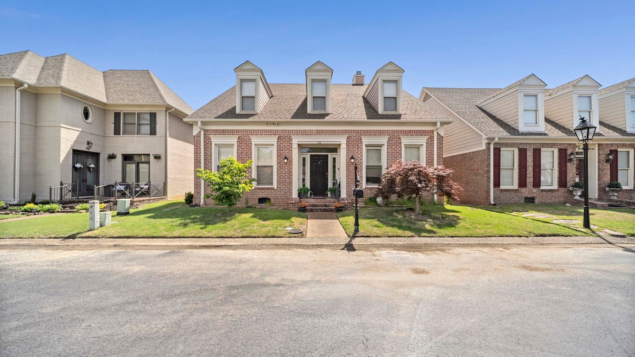 44 Forest Village Pl — photo