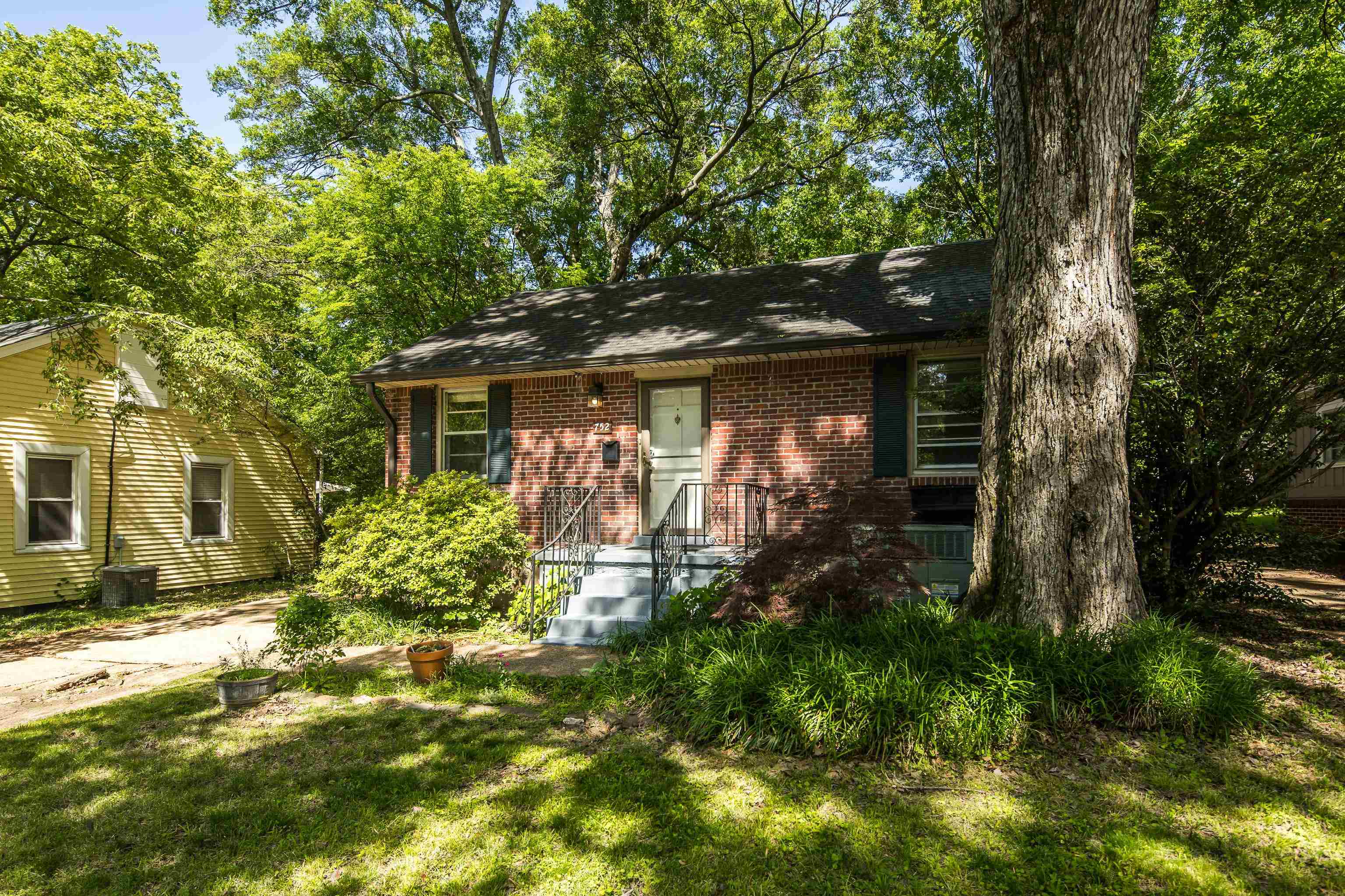 752 Watson St — photo