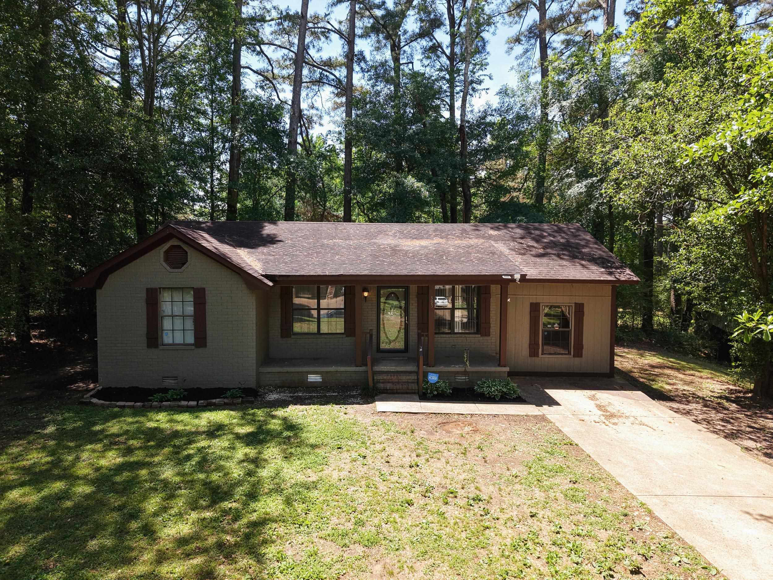 395 Fern Rd S — photo