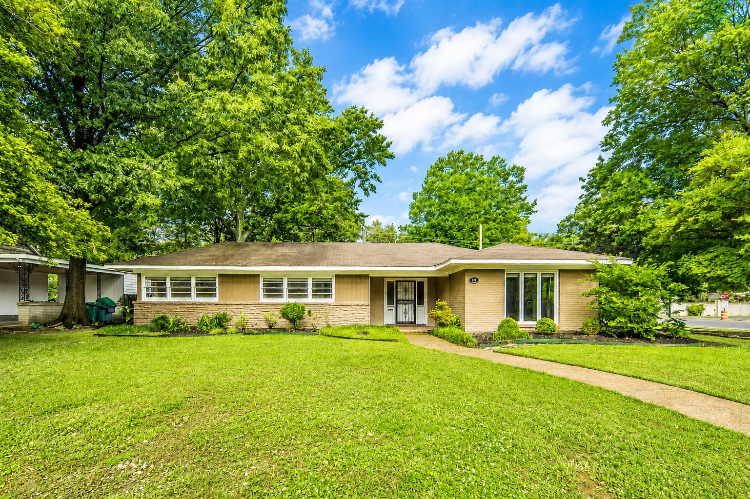 219 N Rose Rd — photo