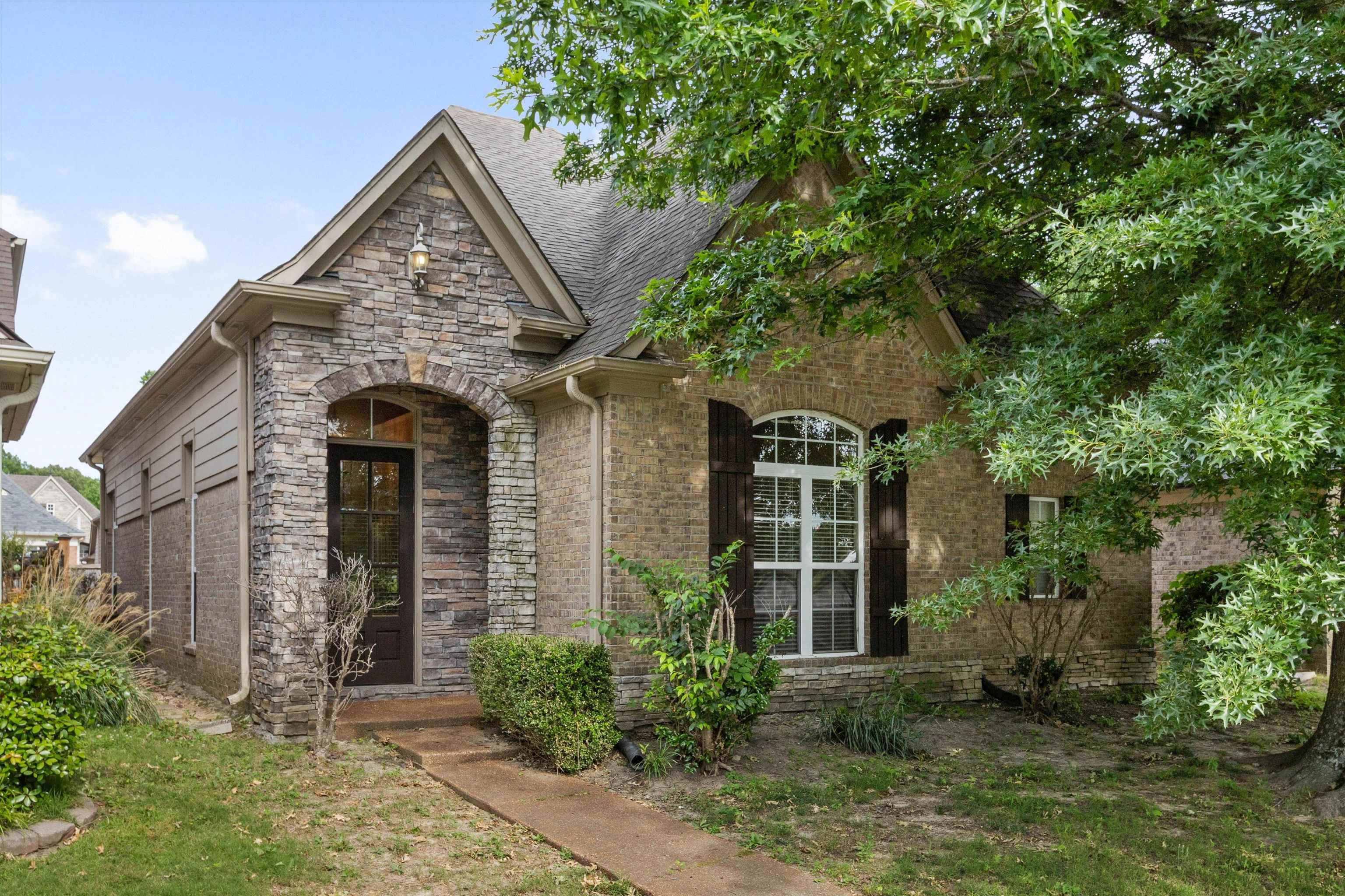 1864 N Houston Levee Cir — photo