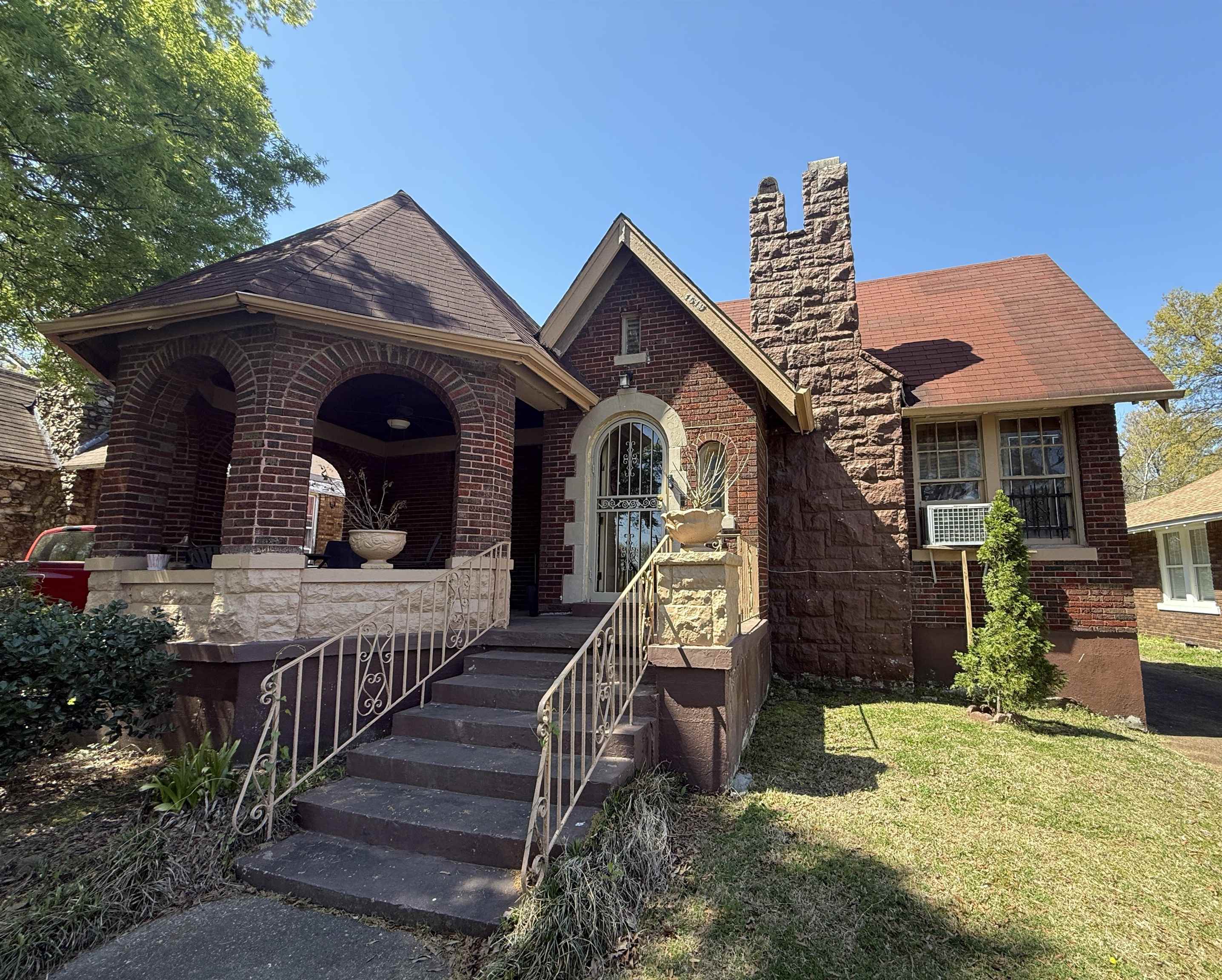 1519 Wellington St — photo