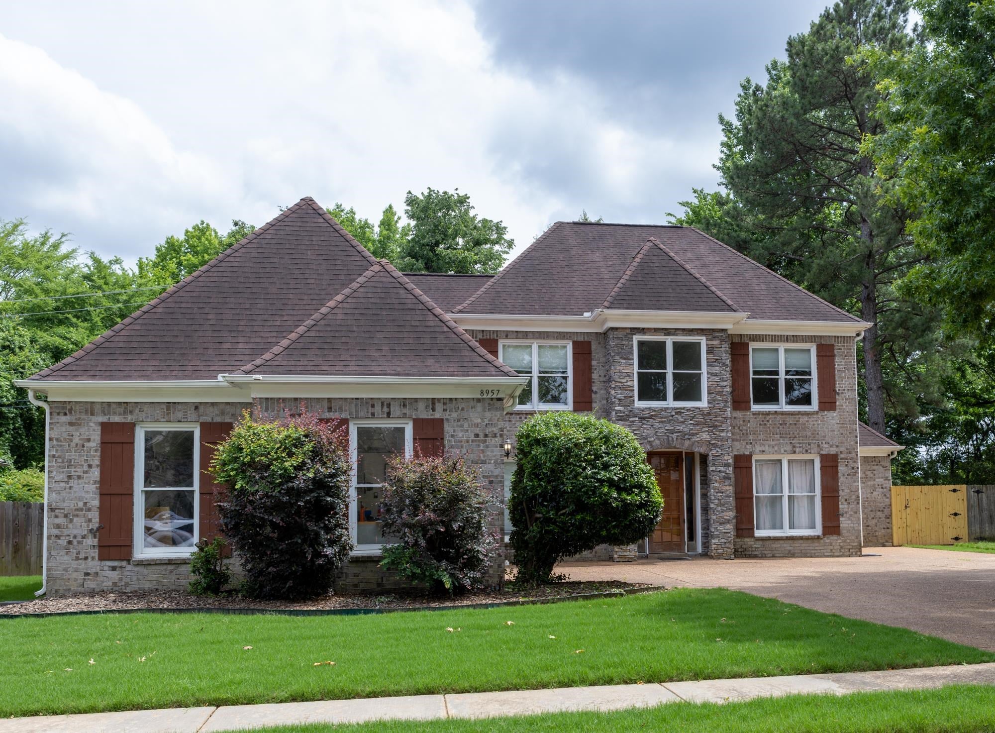 8957 River Knoll Dr — photo