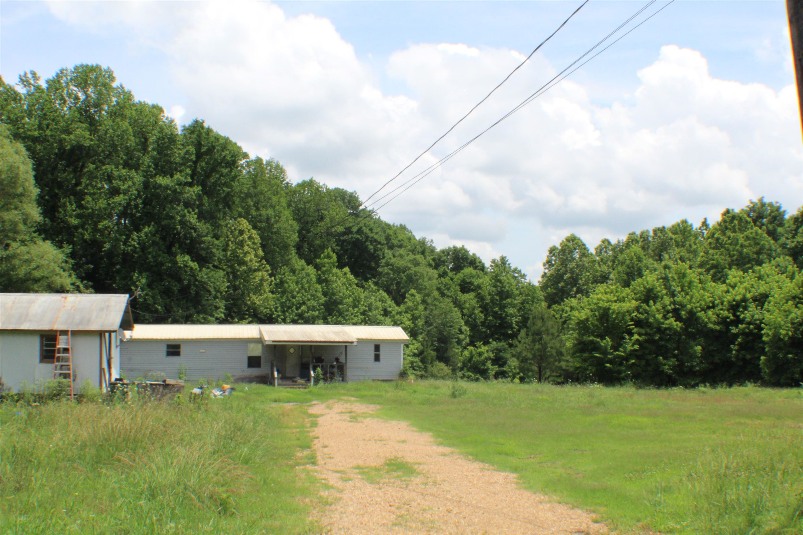 2456 Ray Bluff Rd — photo