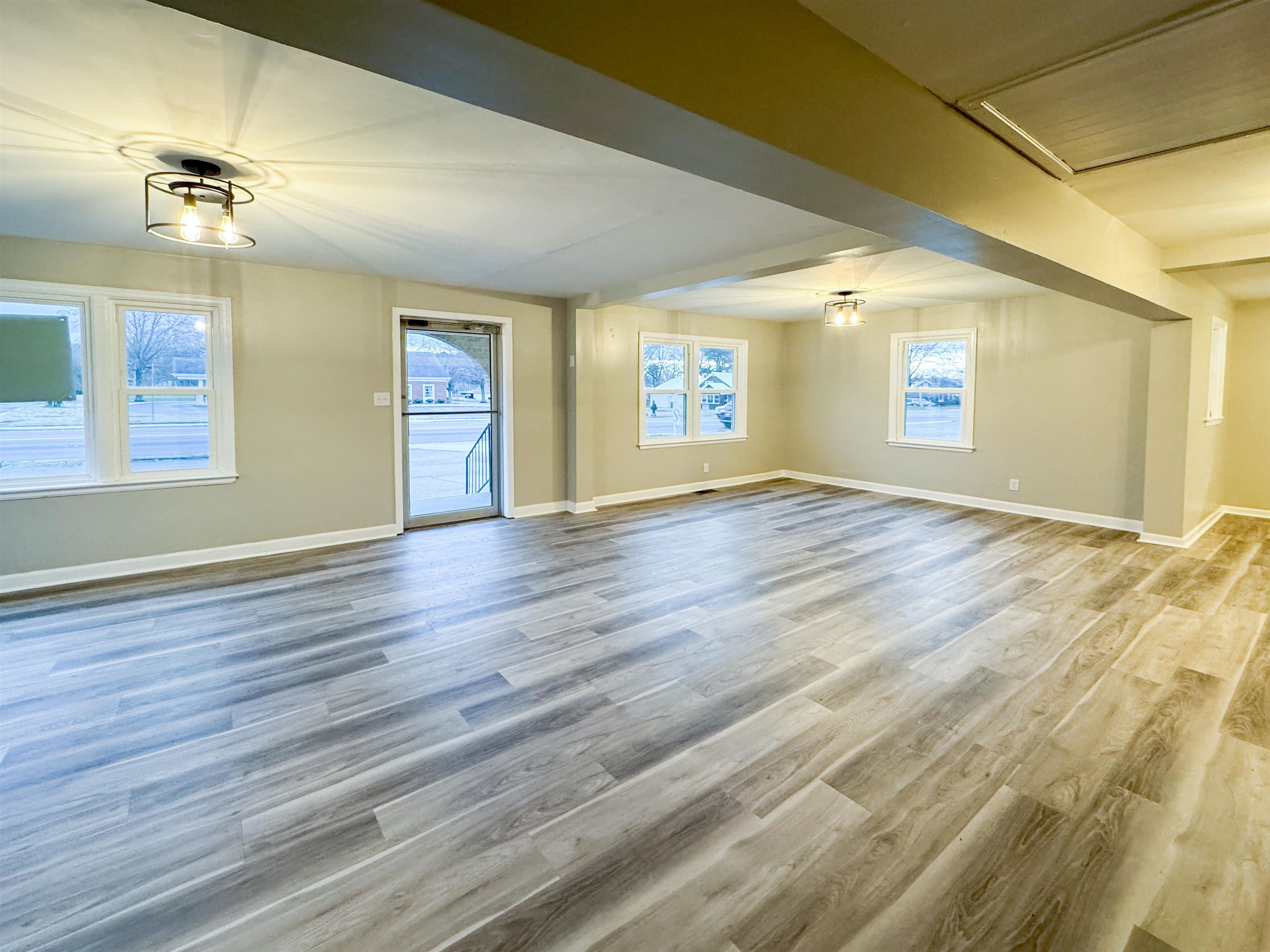 1310 W Market St — photo