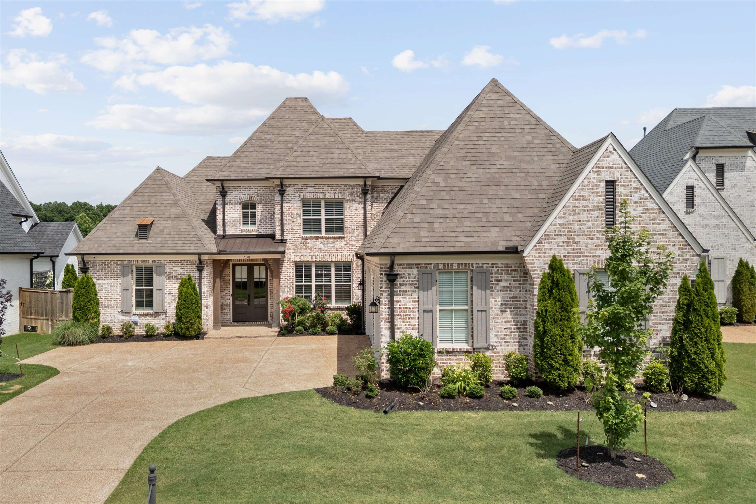 1350 Belfair Dr — photo