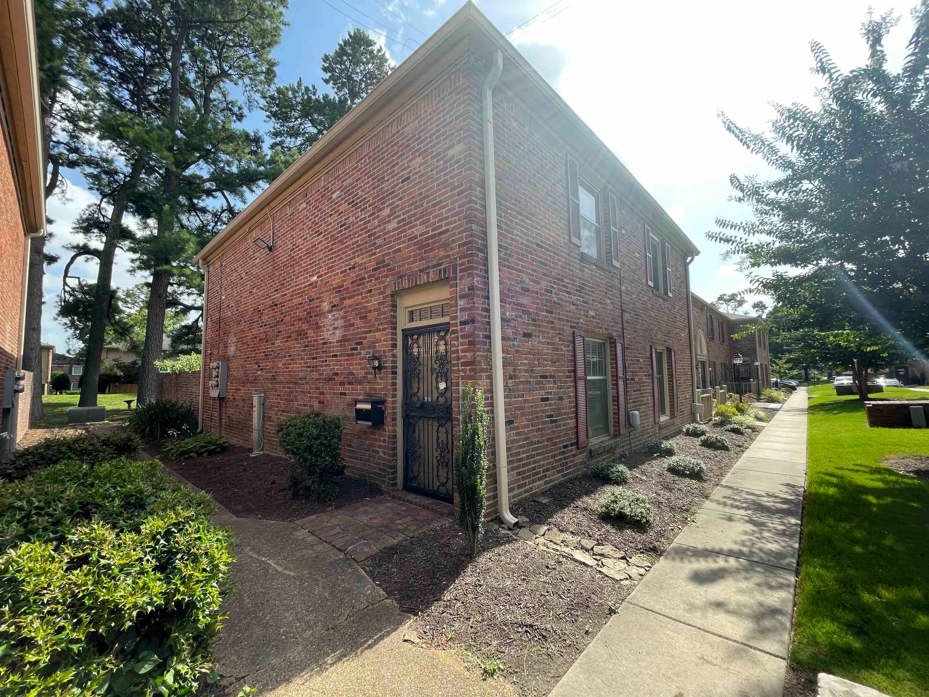 1228 Bristol Dr 1228 — photo