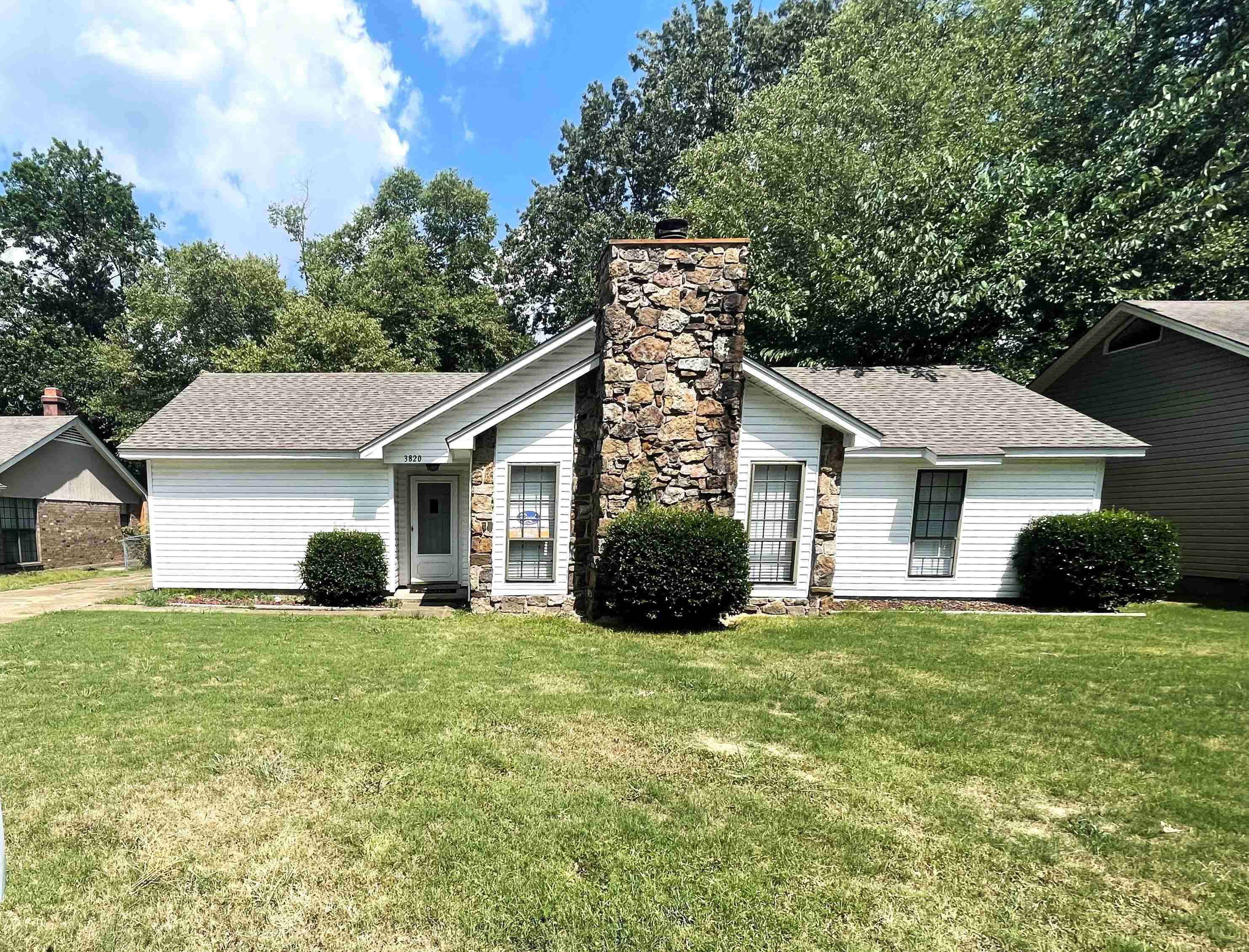 3820 Lucerne Dr — photo
