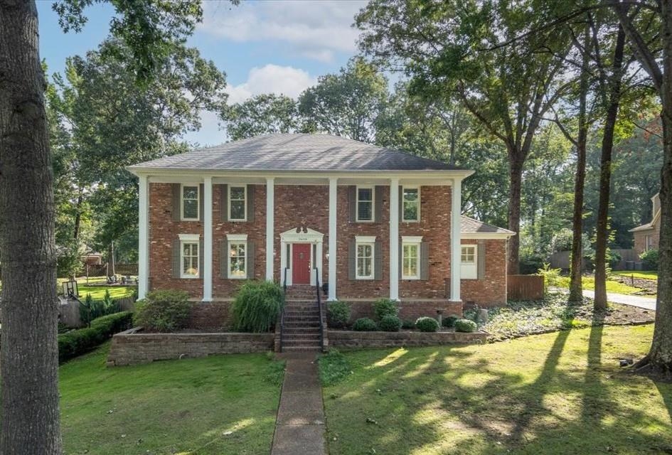2608 Holly Spring Dr — photo