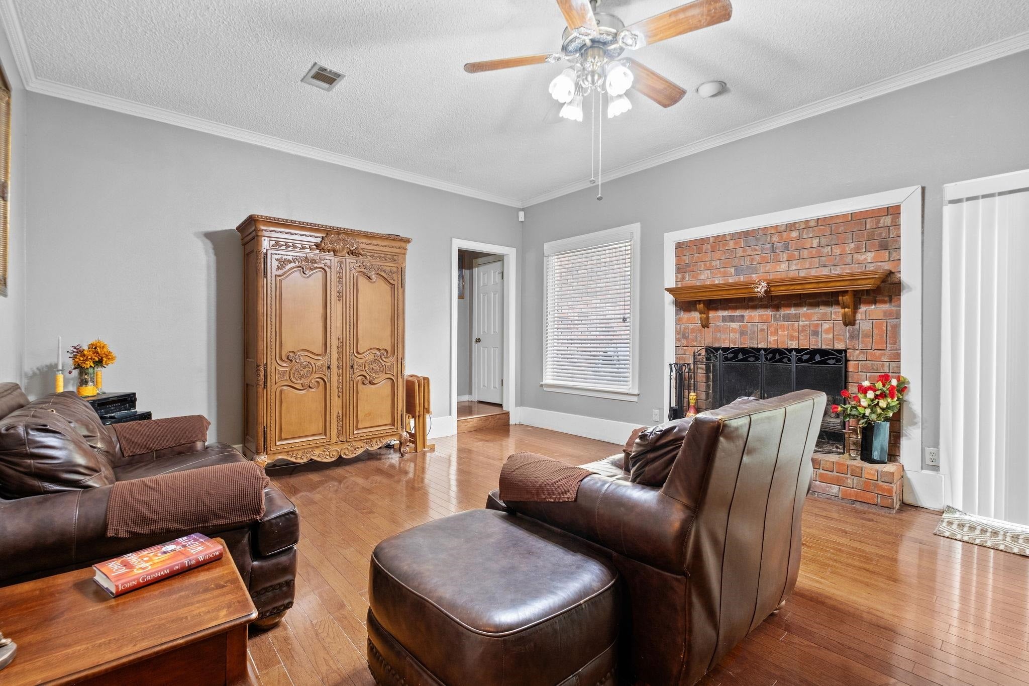 3076 Dee Ann Dr — photo