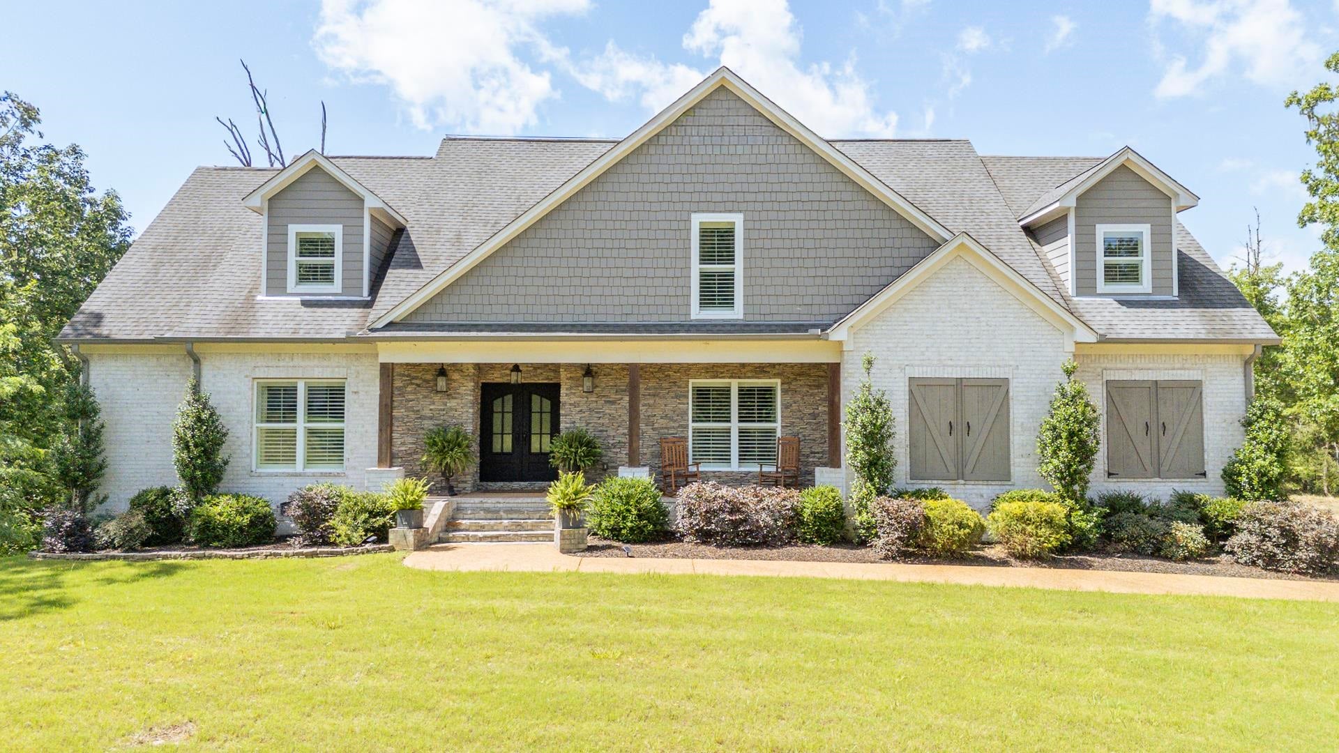 690 Blue Heron Pt — photo