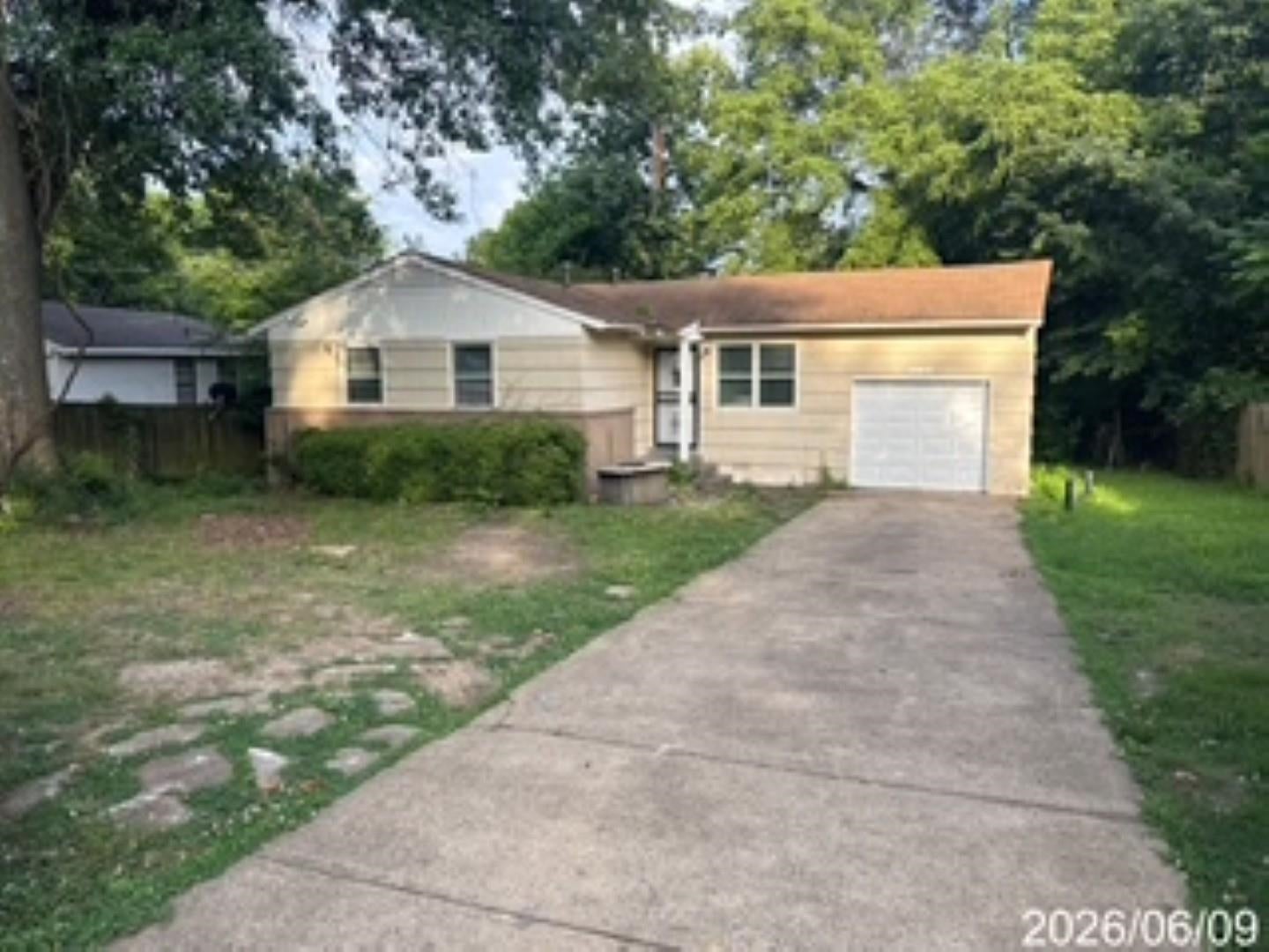 5433 Loch Lomond Rd — photo
