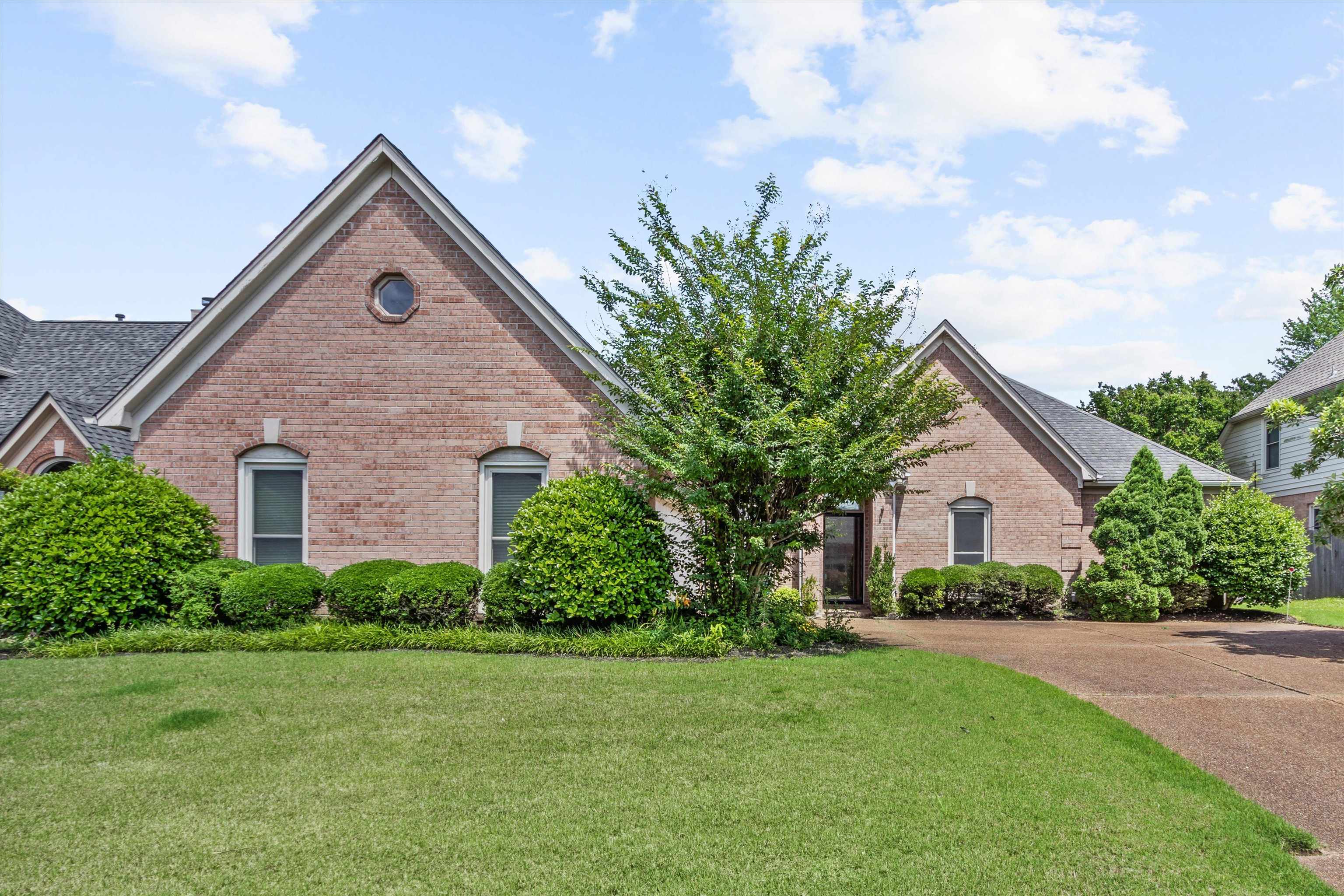 1578 Quail Pointe Cir W — photo