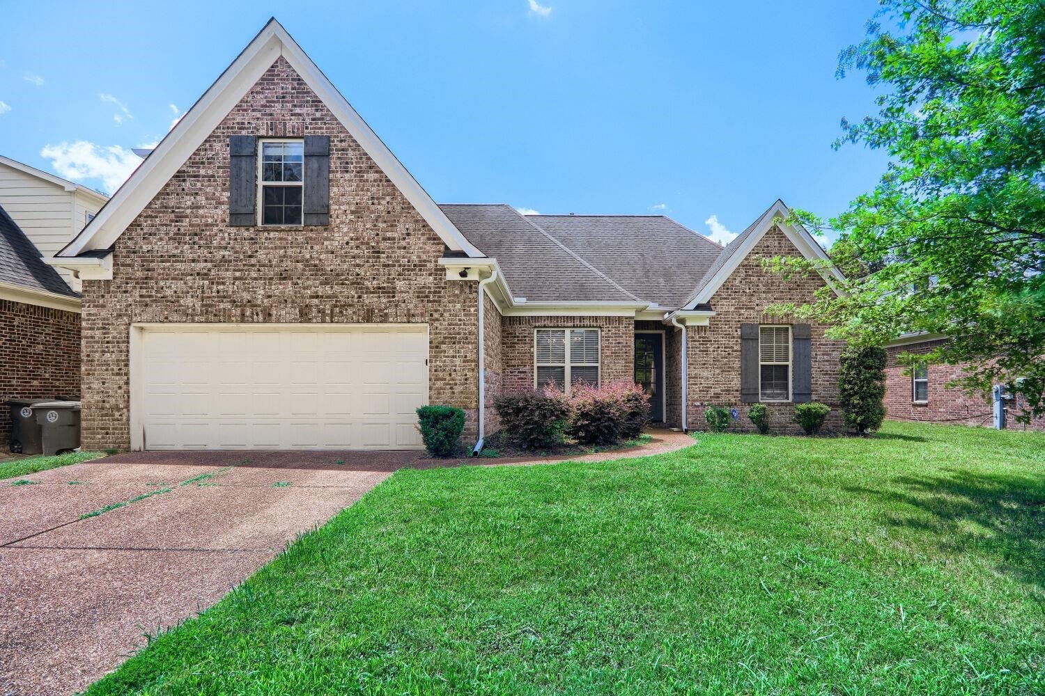 7935 Country Lake Dr — photo