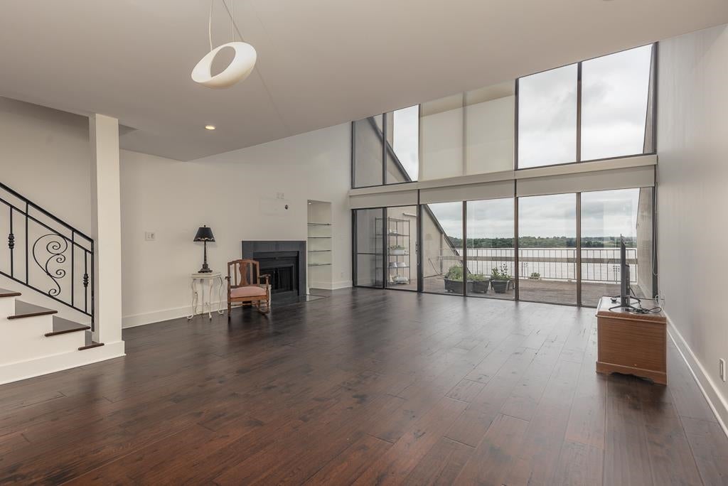 377 Riverbluff Pl 3 — photo