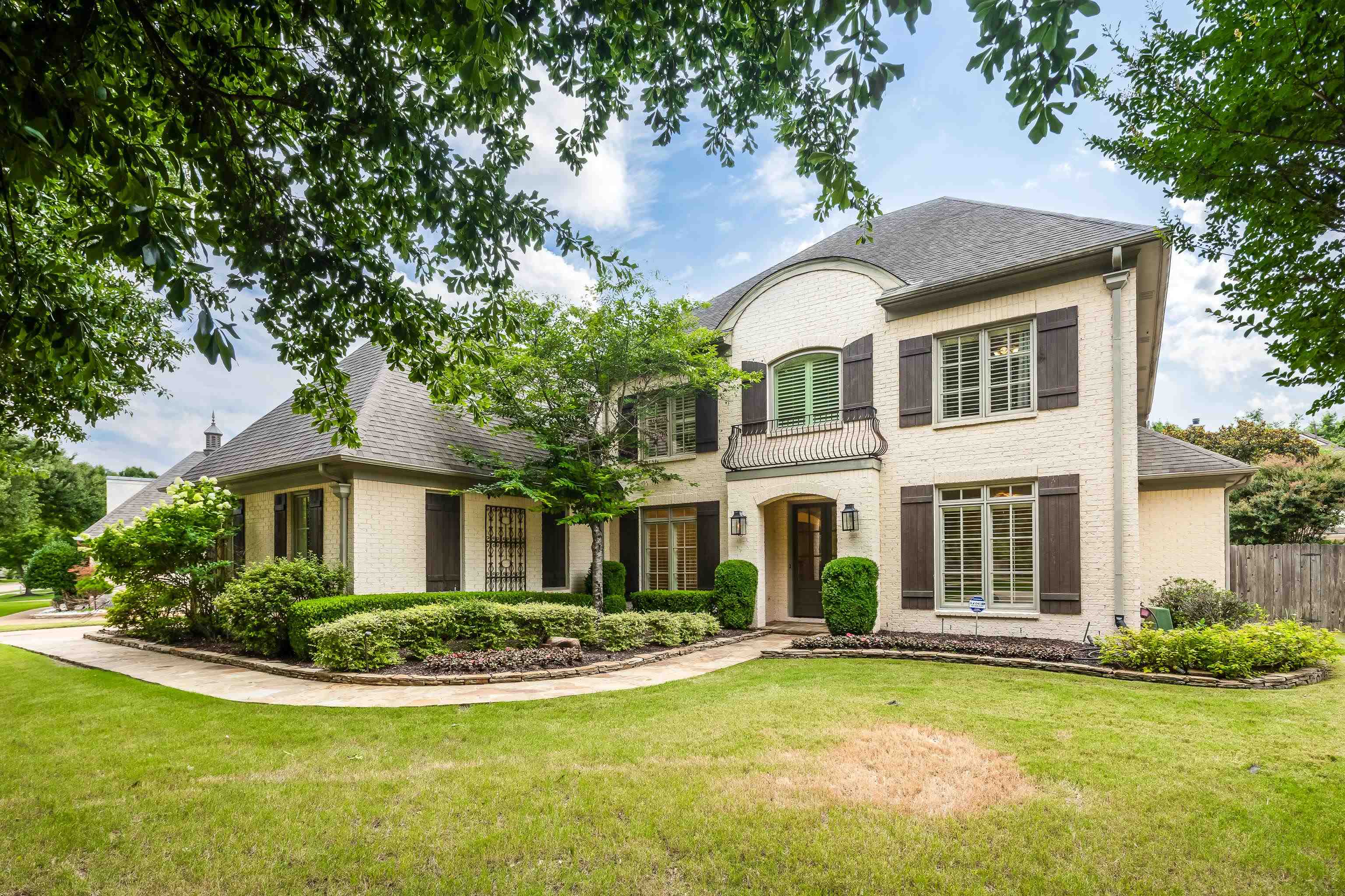 1633 Dogwood Creek Dr — photo