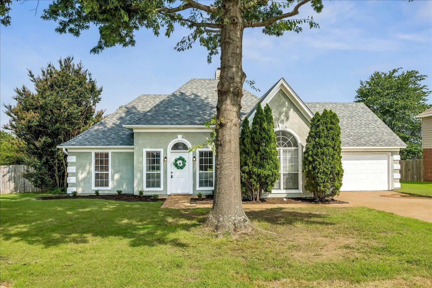 817 Radiance Dr — photo
