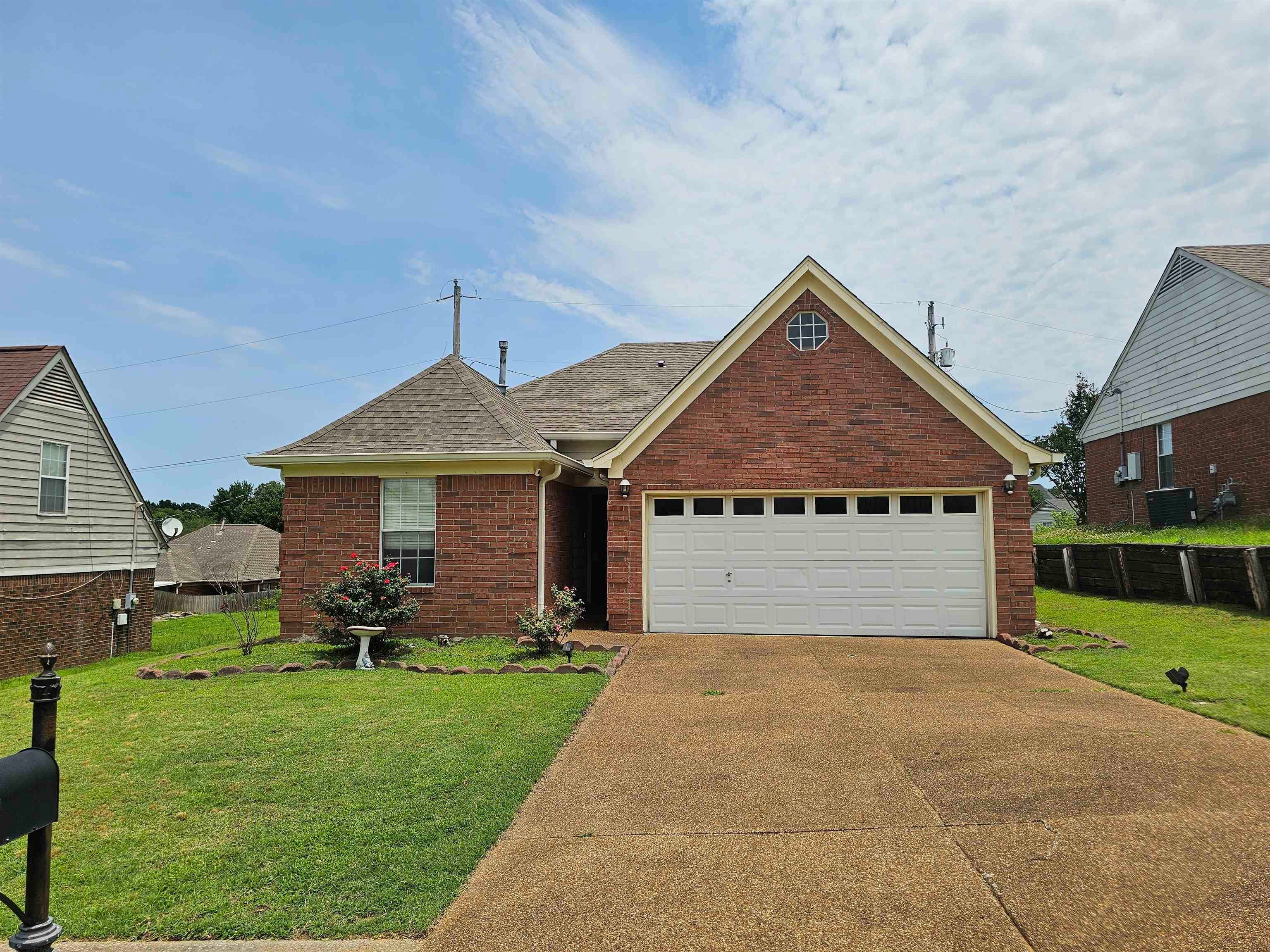 2210 Stone Stream Dr — photo