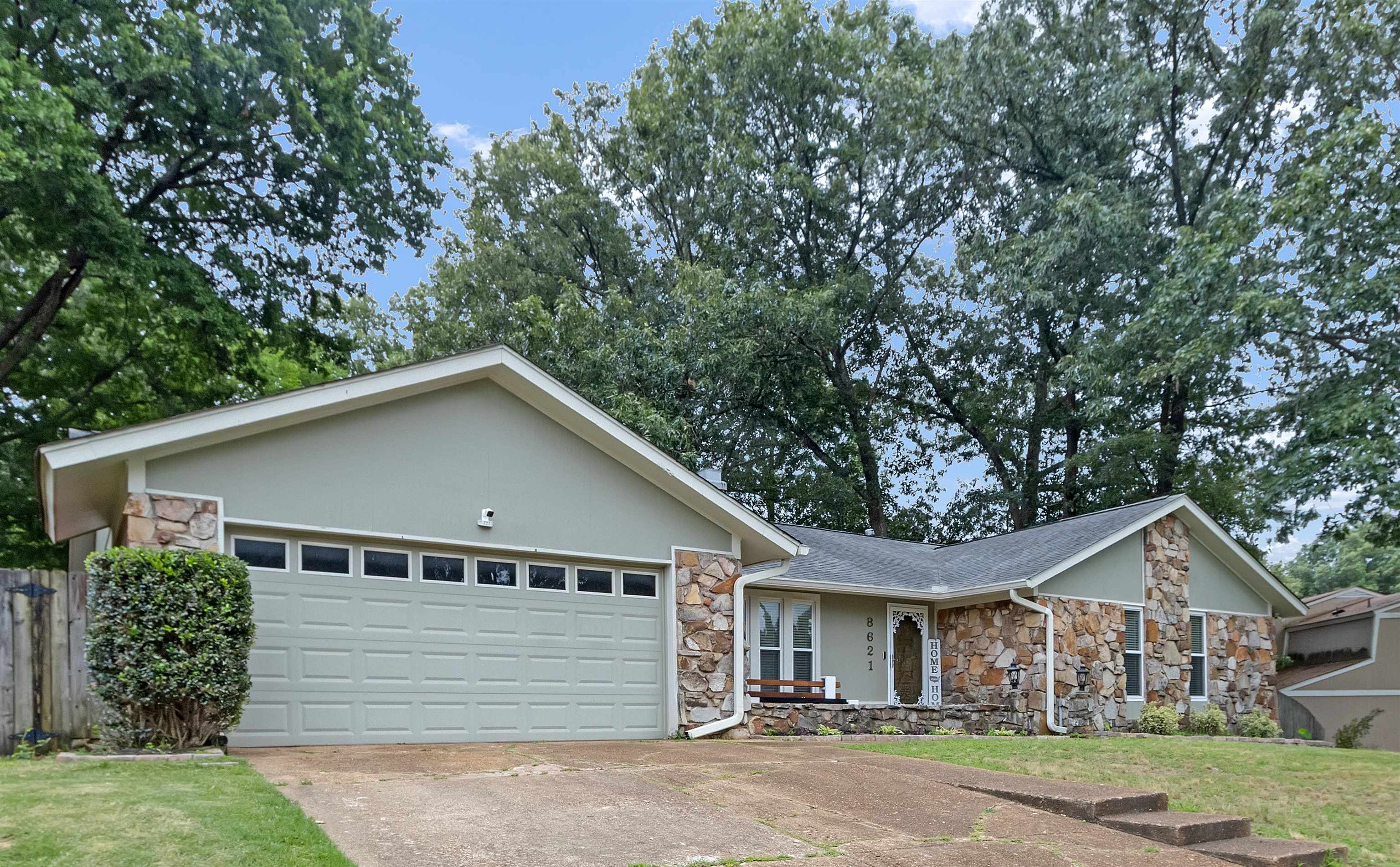 8621 Kettering Dr — photo