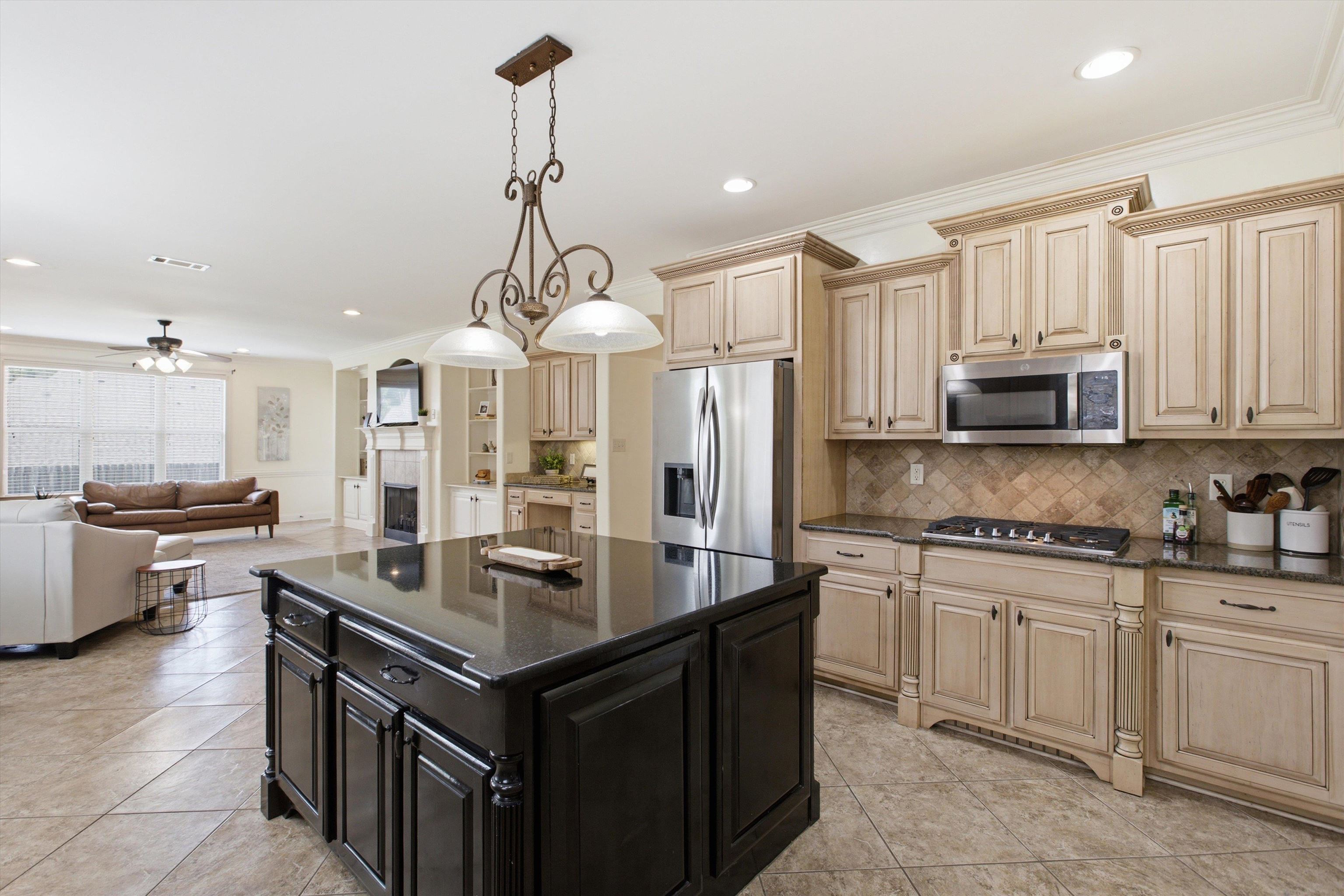 12210 Dunsmuir Ln — photo