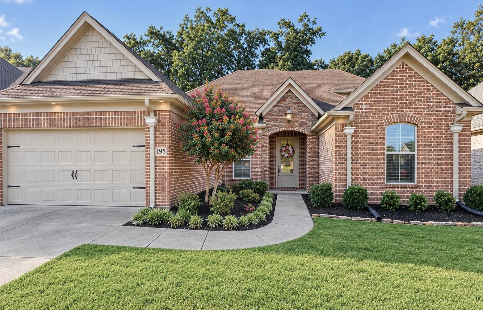 195 Cherokee Cir — photo