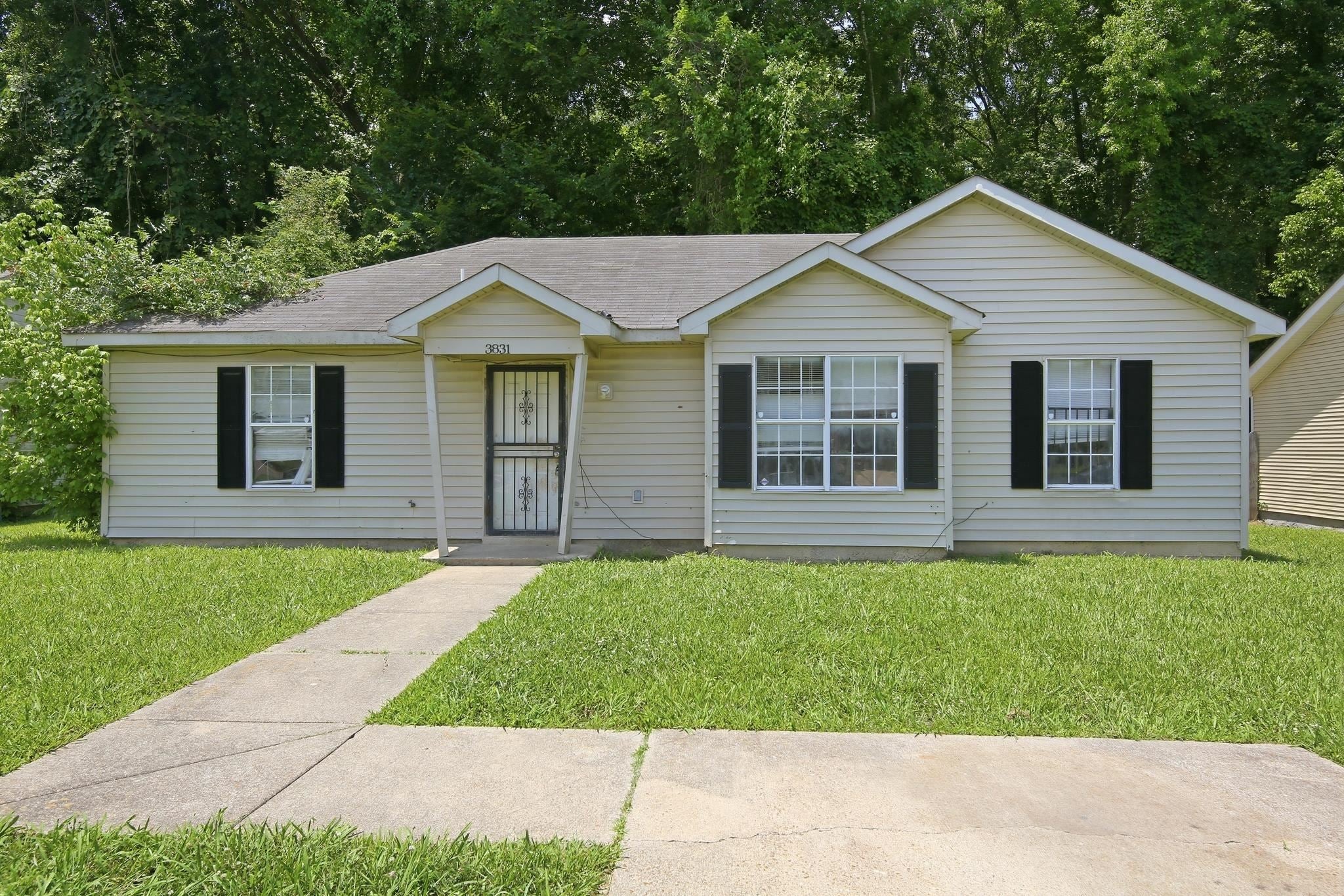 3831 Black Forrest Dr — photo
