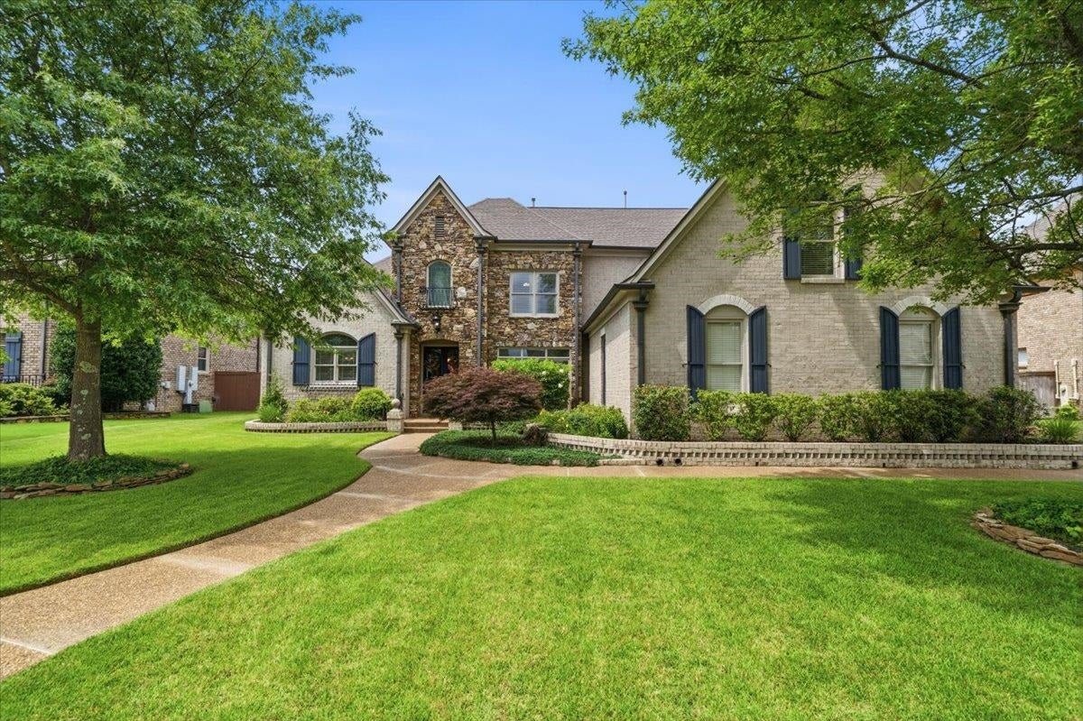 1214 Saddle Rock Ln — photo