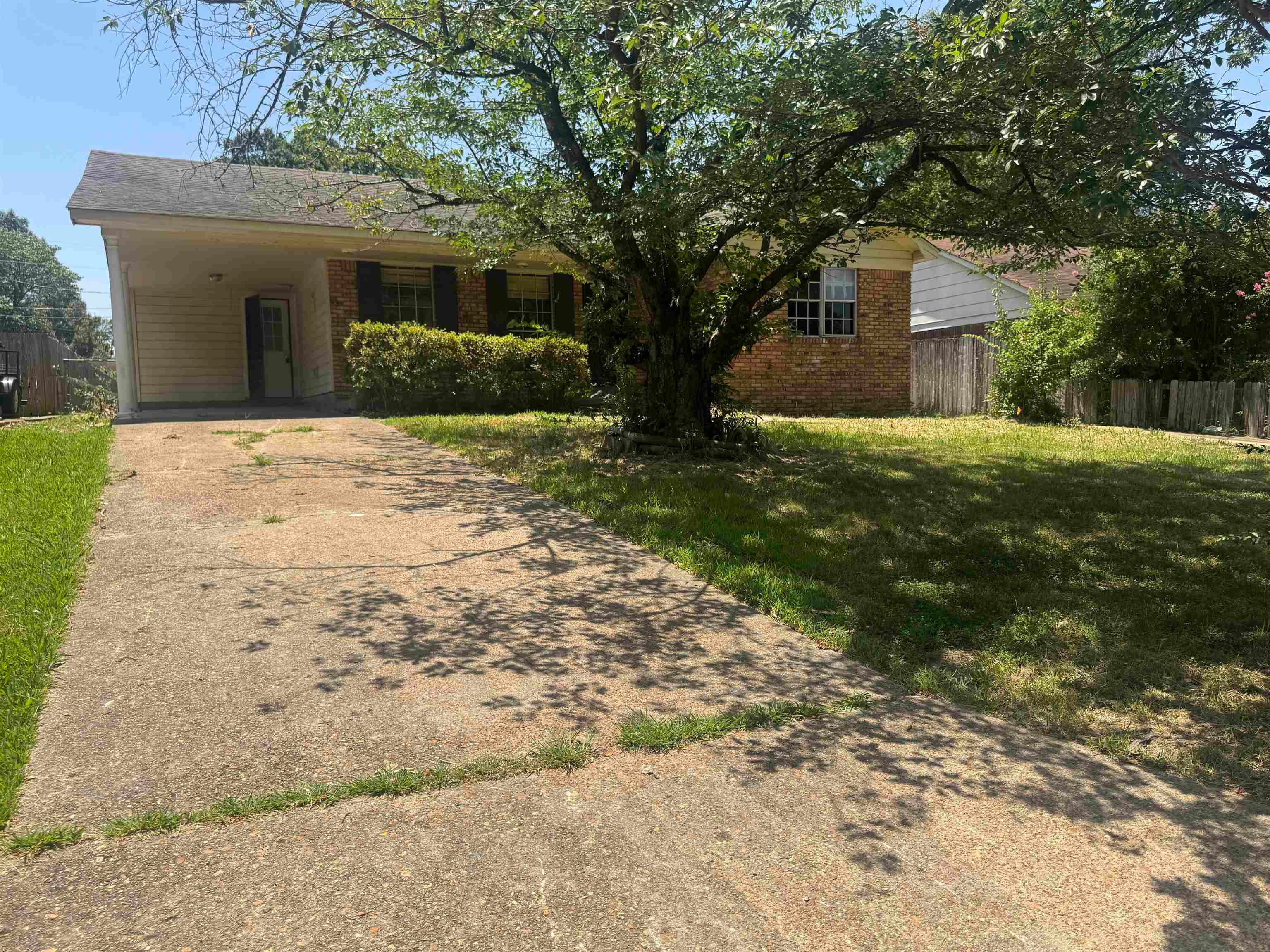 1841 Brookhaven Dr — photo