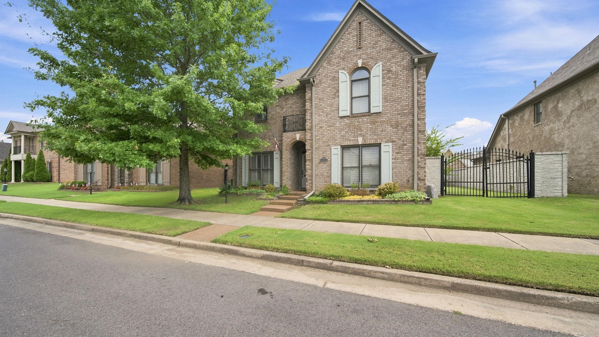 5309 Spruce View Ln — photo