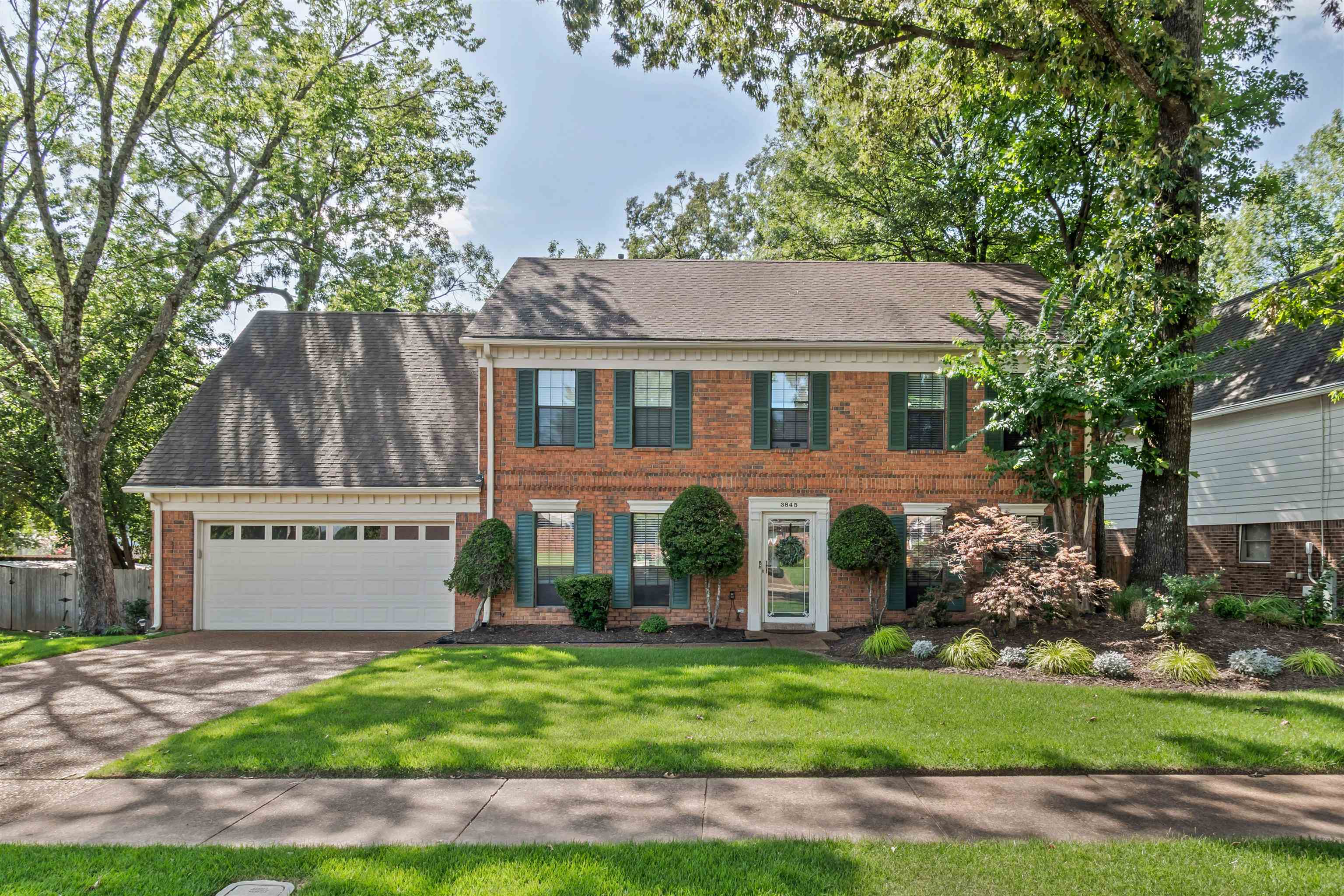 3845 Oak Forest Dr — photo