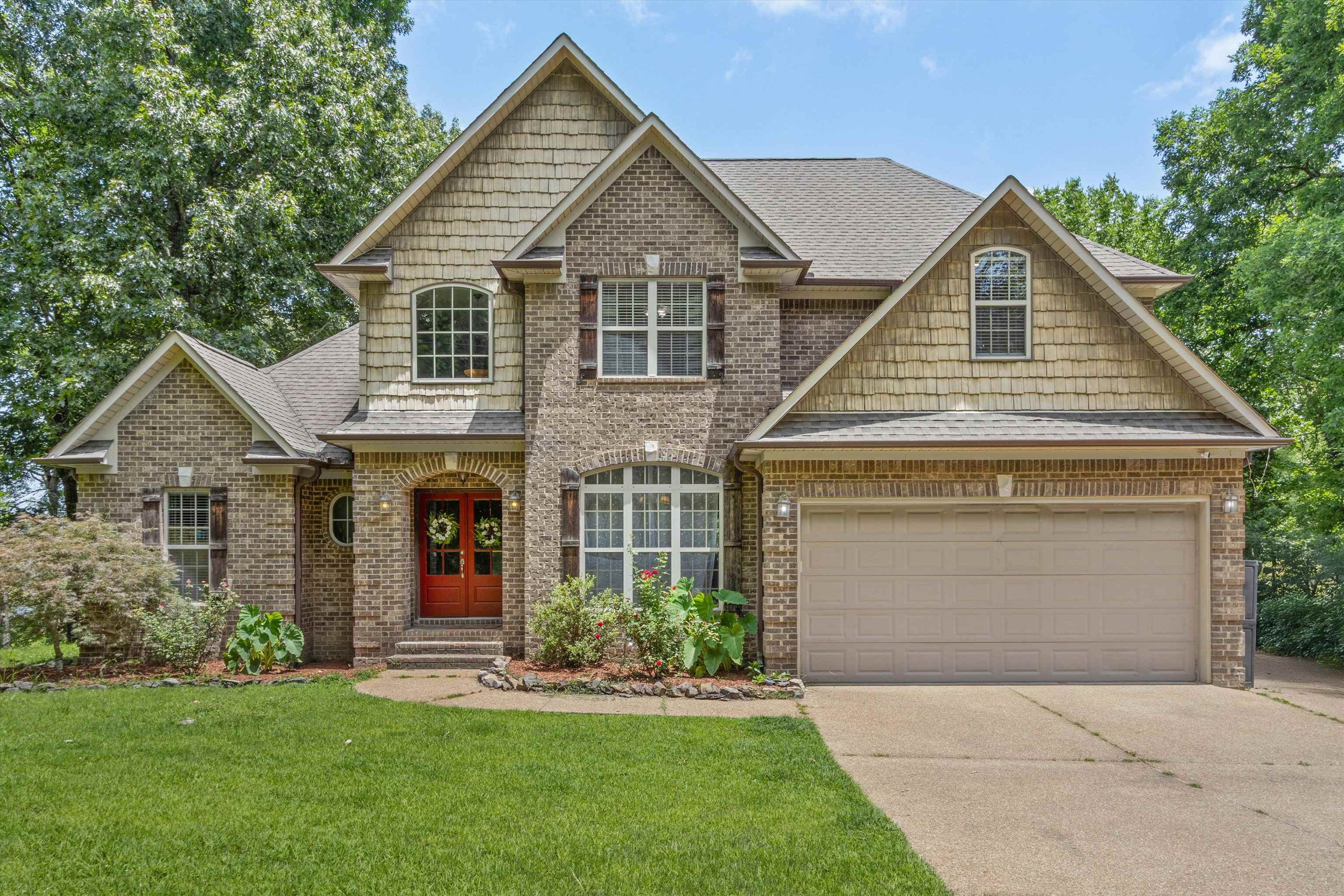 104 Springbrook Dr — photo
