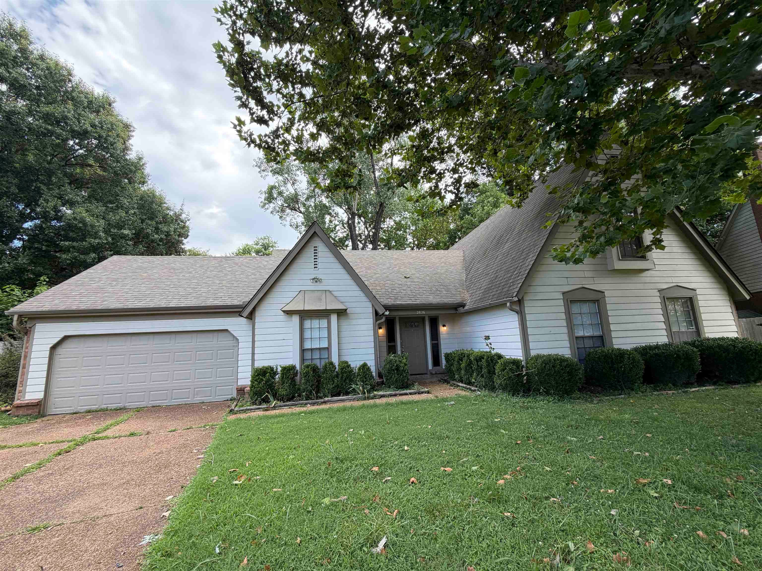 2826 Lanthorn Dr — photo